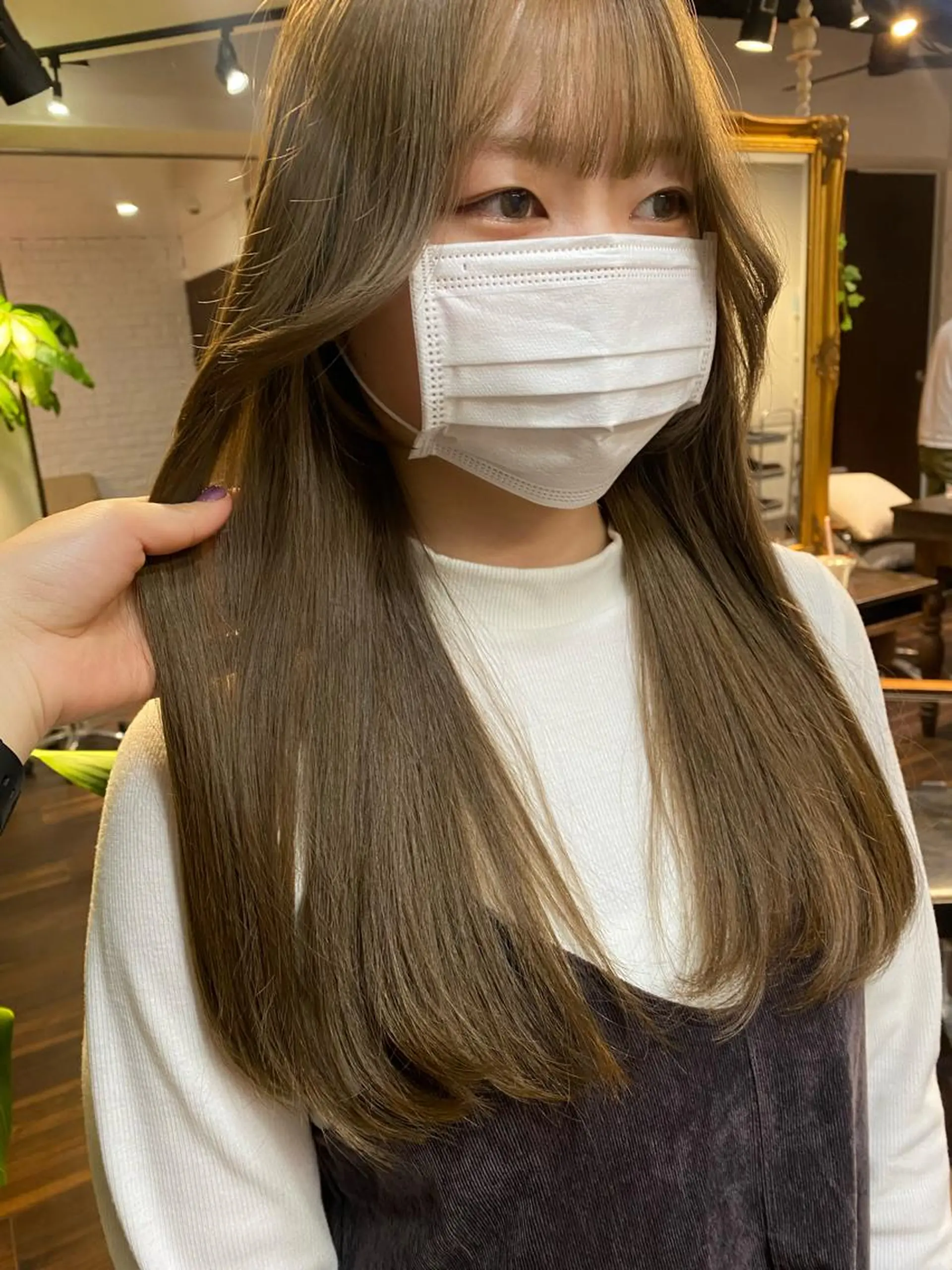 ロング カラー ヘアアレンジ ベージュカラー ブリーチ ダブルカラー グレージュ オリーブカラー 韓国ヘア×髪質 改善🇰🇷シオリのヘアスタイル