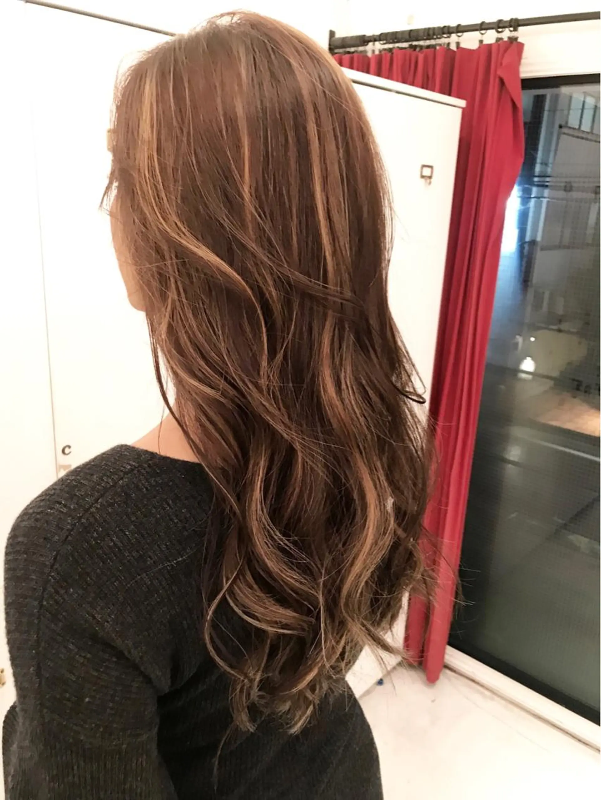 ロング カラー BEBE所属・ブリーチなし 透明感カラーKANAのヘアスタイル