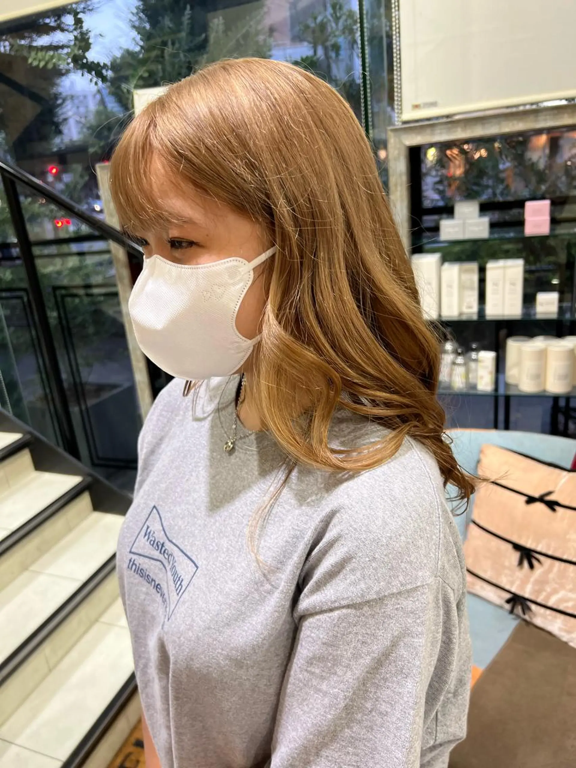 ロング カラー ベージュカラー ブリーチ ハイトーンカラー ミルクティーベージュ メンズカット/柏/韓 国/メンズパーマ航太のヘアスタイル