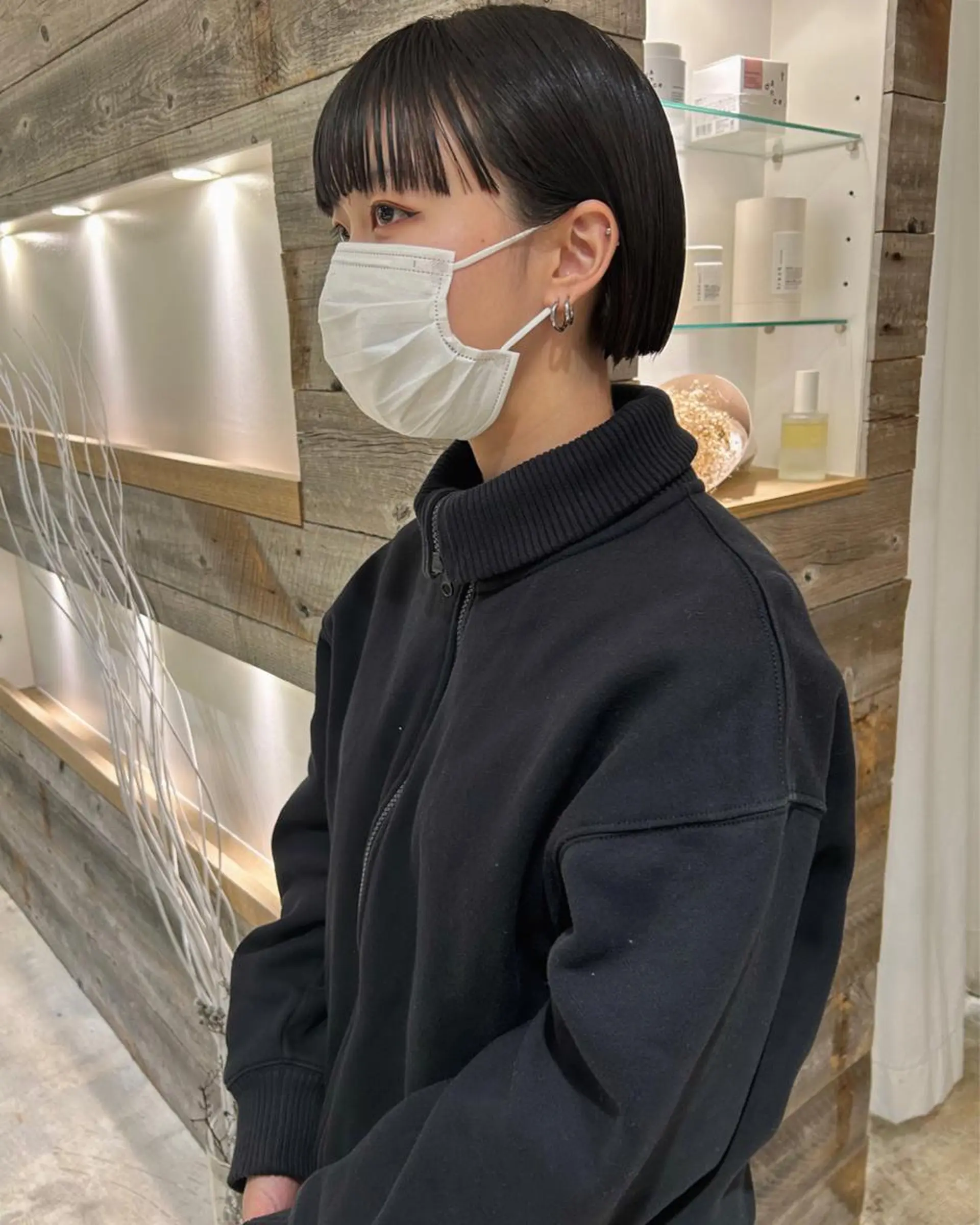 ショート ボブ ワイドバング カット トリートメント Loom.所属・村上雅人 ナチュラルモードのヘアスタイル