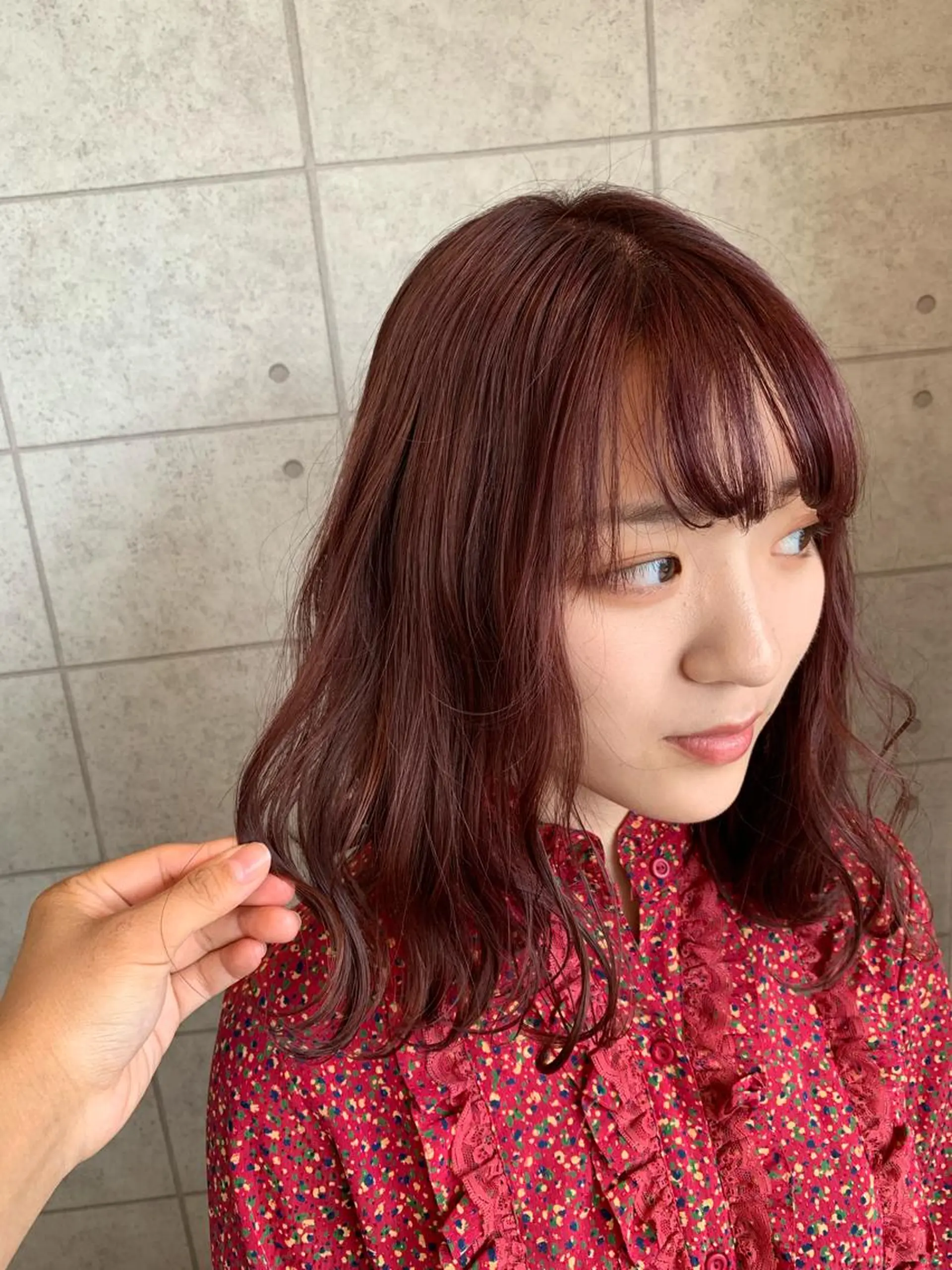 セミロング カラー ヘアアレンジ ブリーチ ハイトーンカラー ピンクカラー 🌿‬ ܸAir 透明感🌱西村知佳のヘアスタイル