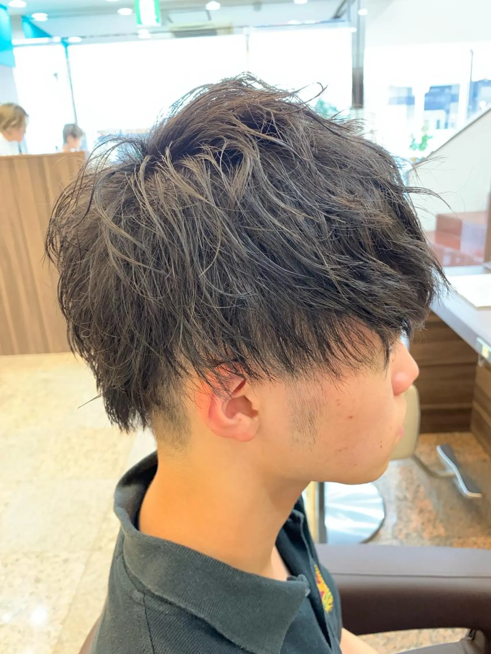 ショート パーマ メンズ メンズパーマ IwAsh中山所属・✂︎中山ブリーチ・ パーマ✂︎露木智也のヘアスタイル