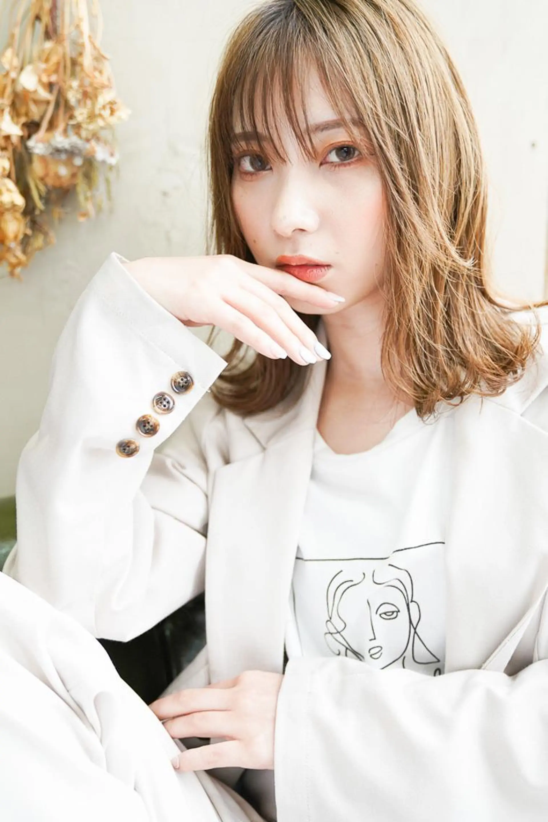ミディアム カラー アクアカラー ベージュカラー ブリーチ ケアブリーチ ハイライトカラー 王子田 隼のヘアスタイル
