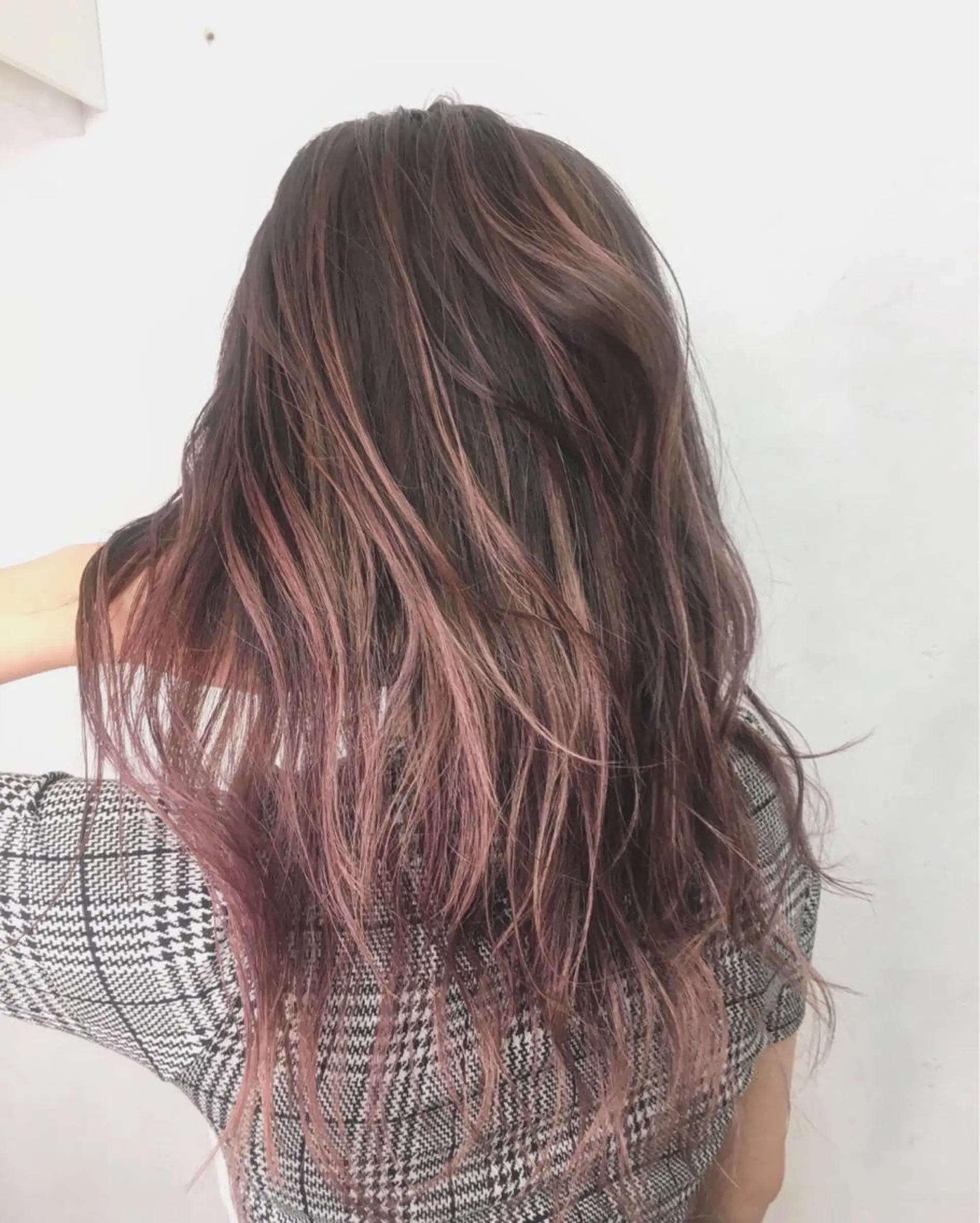 ロング レイヤーカット まお♡レイヤーカット 耳ツボジュエリーのヘアスタイル