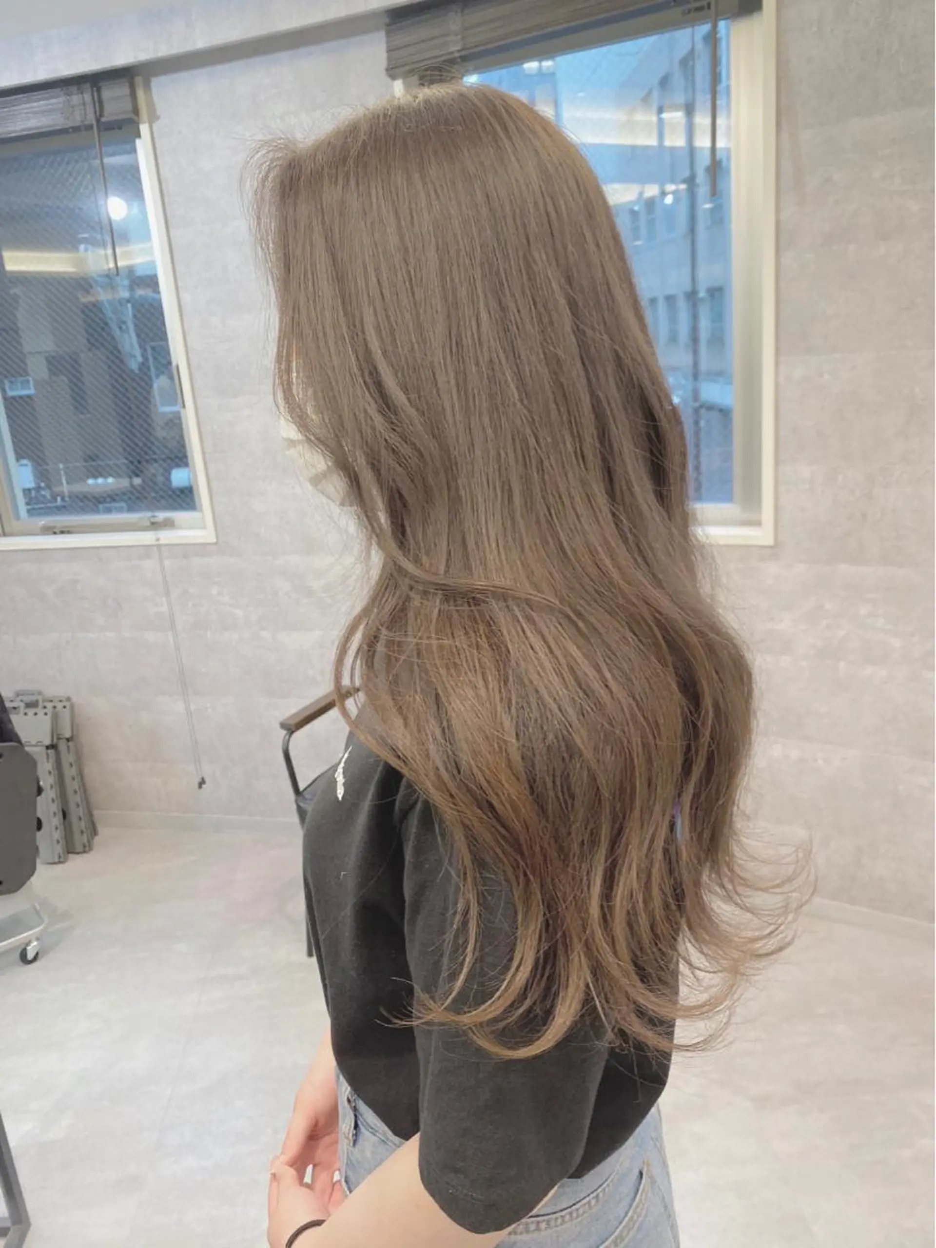 ロング カラー グレージュ ミルクティーグレージュ ヘアカラー ハイトーン特化サロン 🍑momo🍑のヘアスタイル