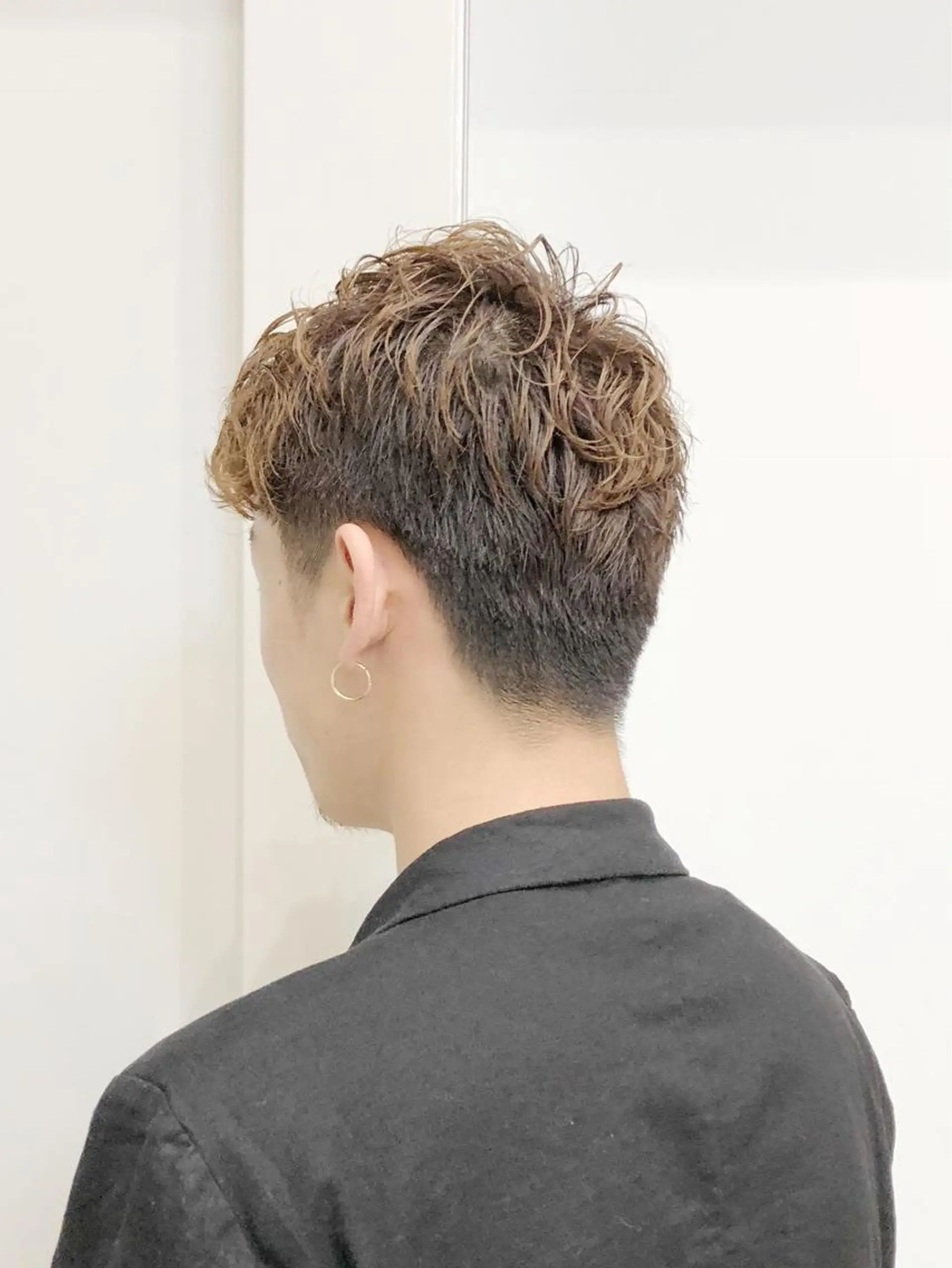ショート フジサキ ハヤトのヘアスタイル