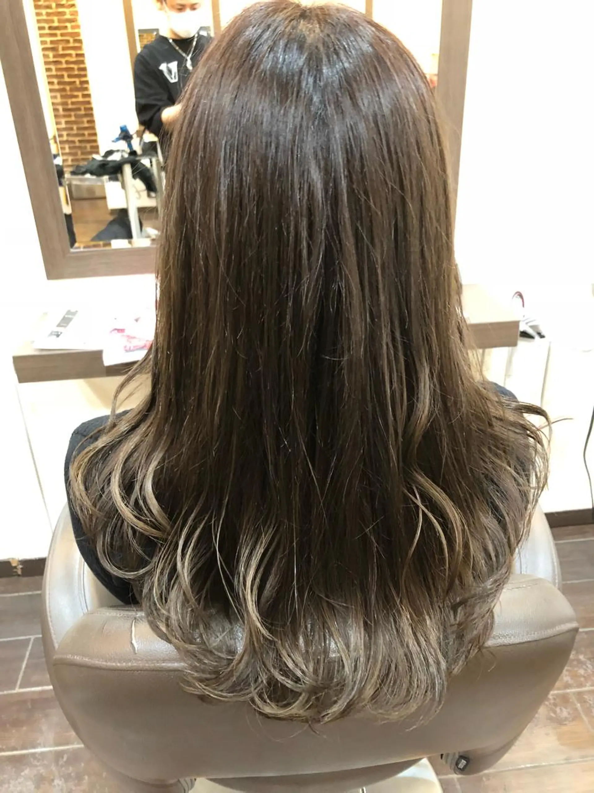 ロング カラー アッシュ ベージュカラー グラデーションカラー 外国人風カラー 高橋 隆一のヘアスタイル