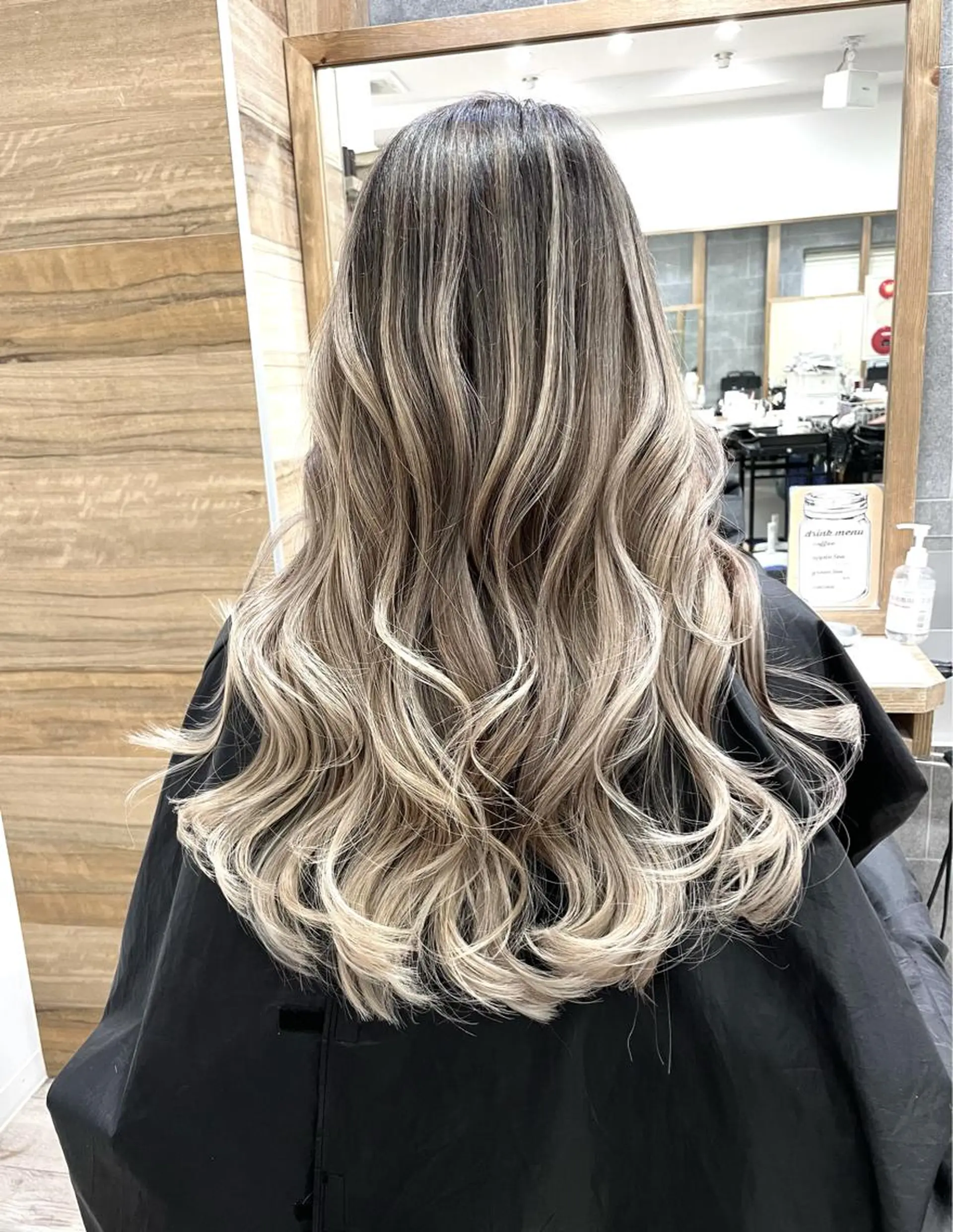 セミロング gisele所属・小山 一之のヘアスタイル