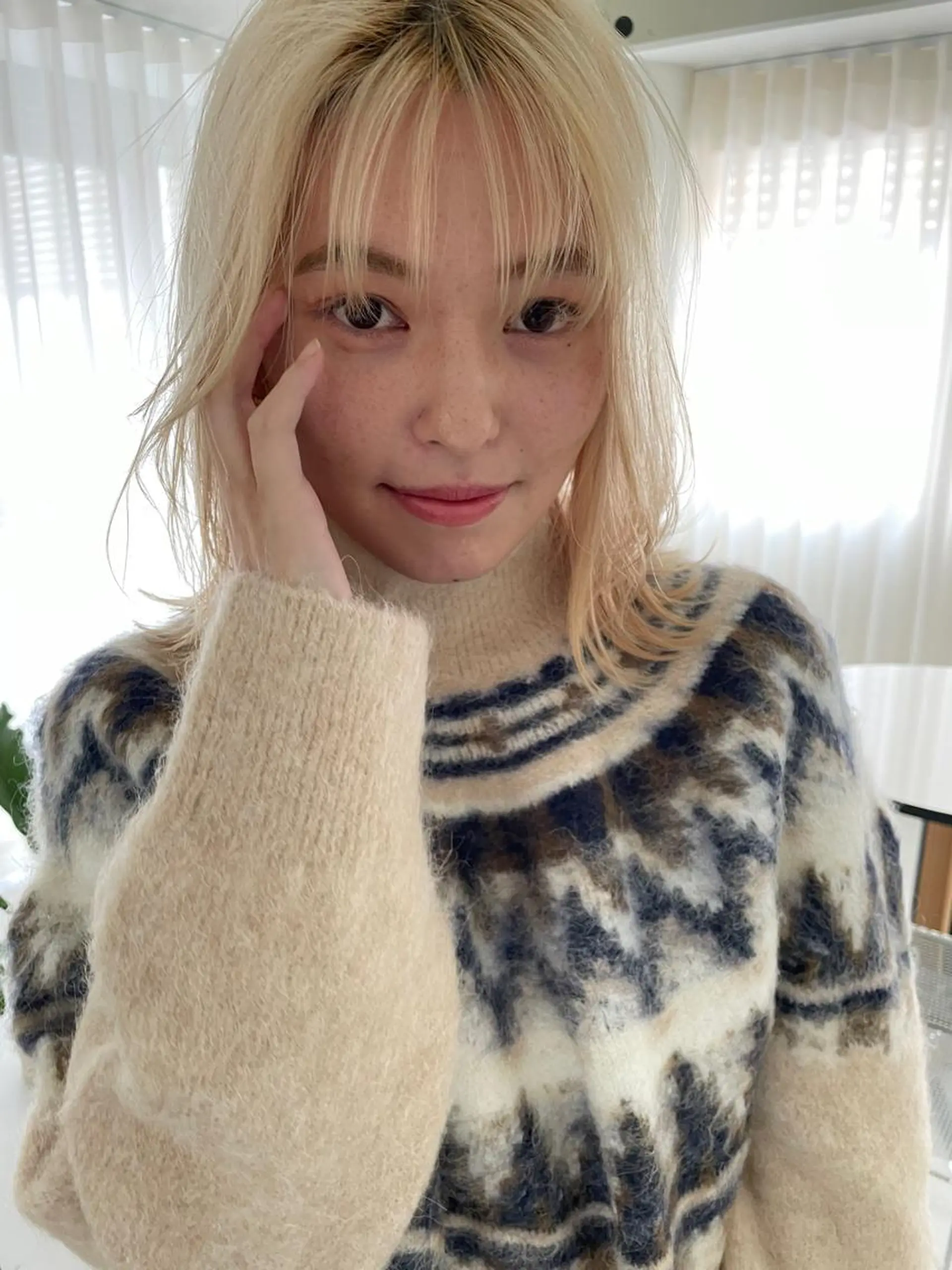 セミロング カラー パーマ ヘアアレンジ レイヤー/ 透明感カラー/マドカのヘアスタイル