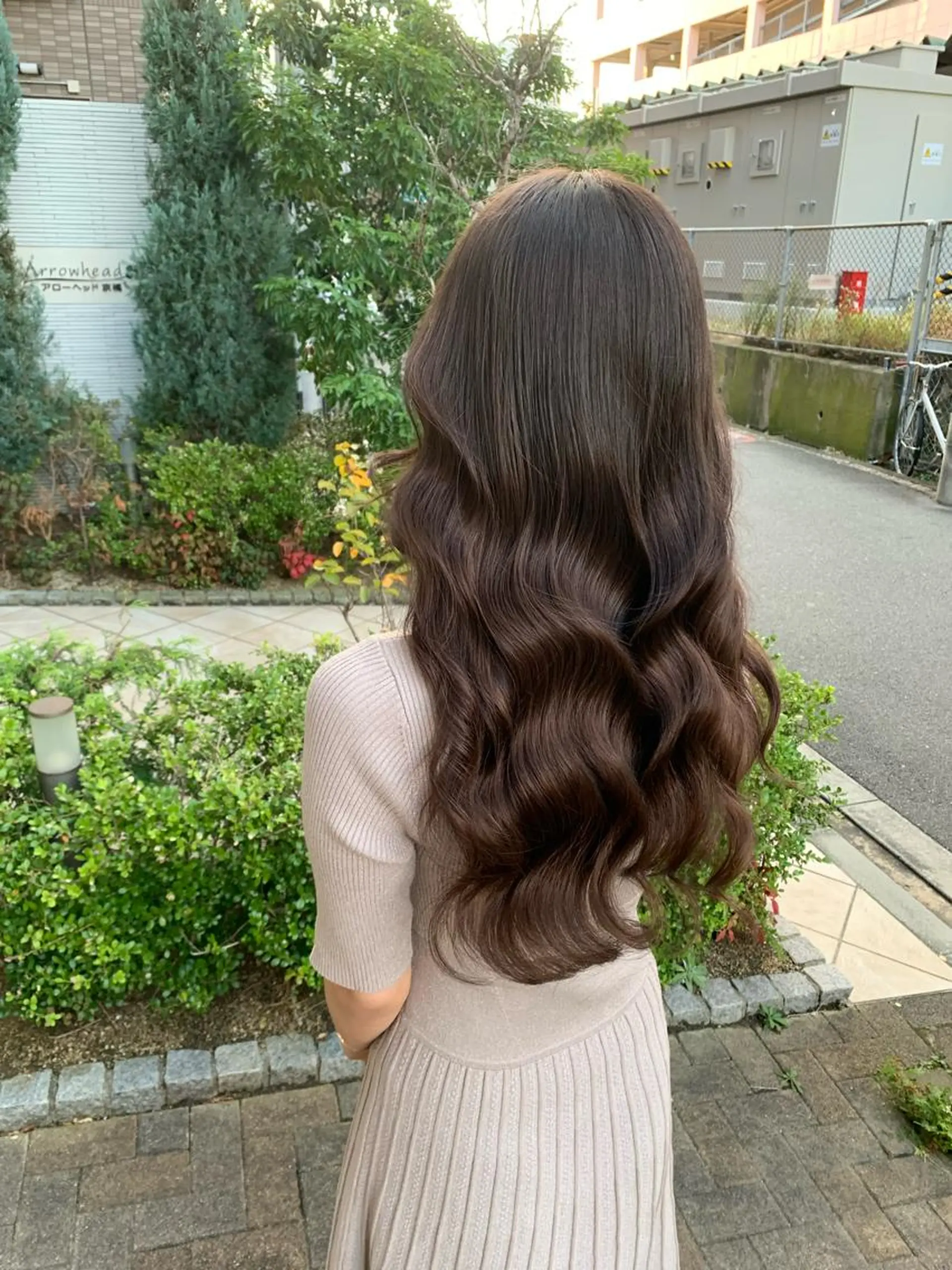 ロング カラー グレージュ ロング ヘアカラー トリートメント 上田 紗也のヘアスタイル