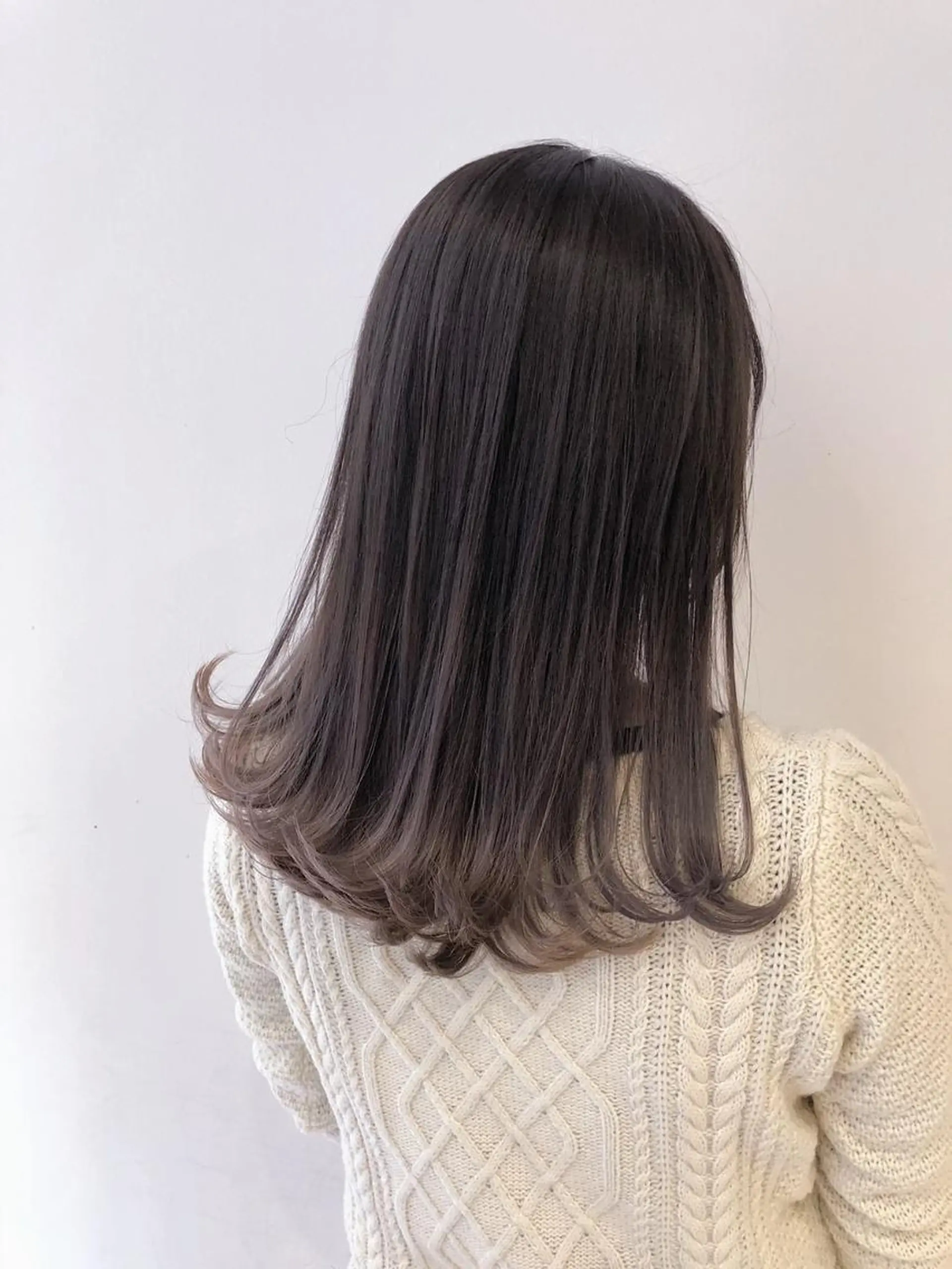 セミロング アッシュ エギョモリ フレンチガーリー 髪質改善 オン眉 カット ヘアカラー トリートメント 公式 Ease by amble luxeのヘアスタイル