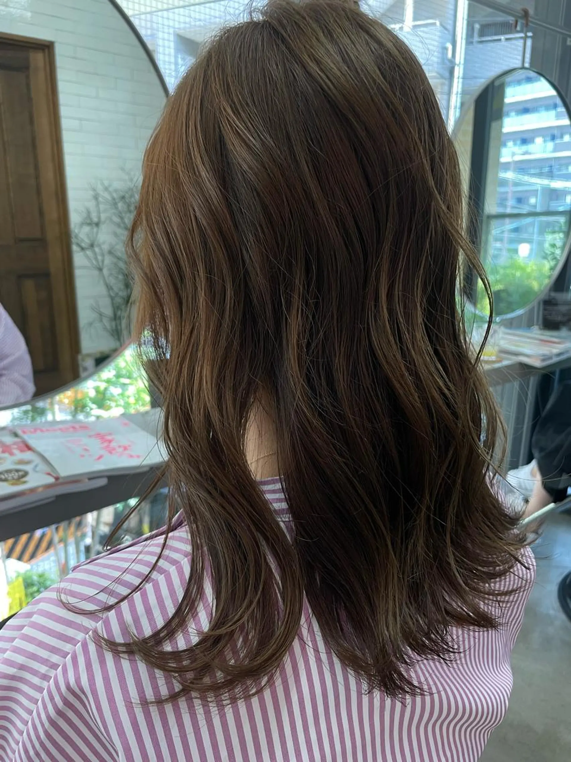 セミロング カラー ベージュカラー ブリーチ ブリーチなしカラー やすだ しおりのその他イメージ