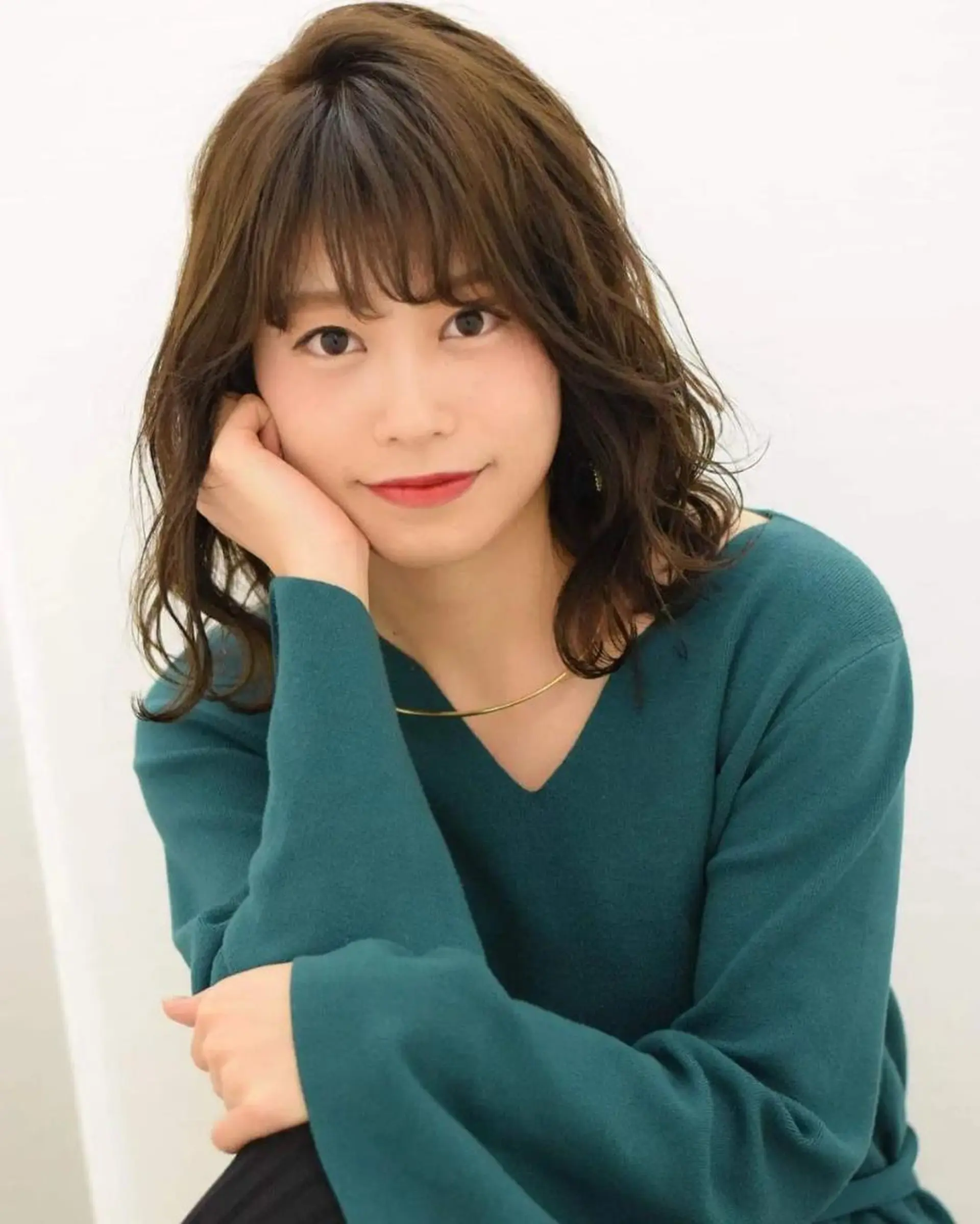 ミディアム ミディアムパーマ アッシュ アッシュグレー ボブ 顔周りカット 鈴木 貴之のヘアスタイル