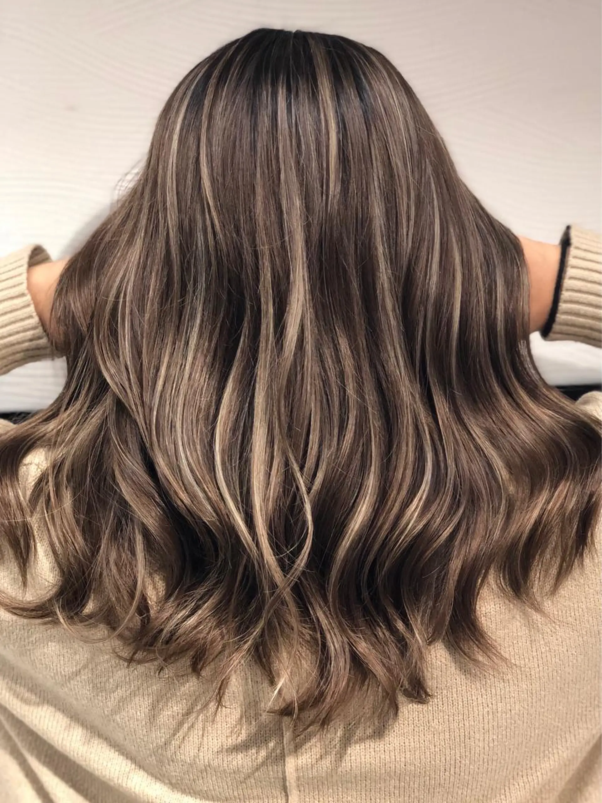 カラー ハイライトカラー レイヤーカット 早崎太生のヘアスタイル