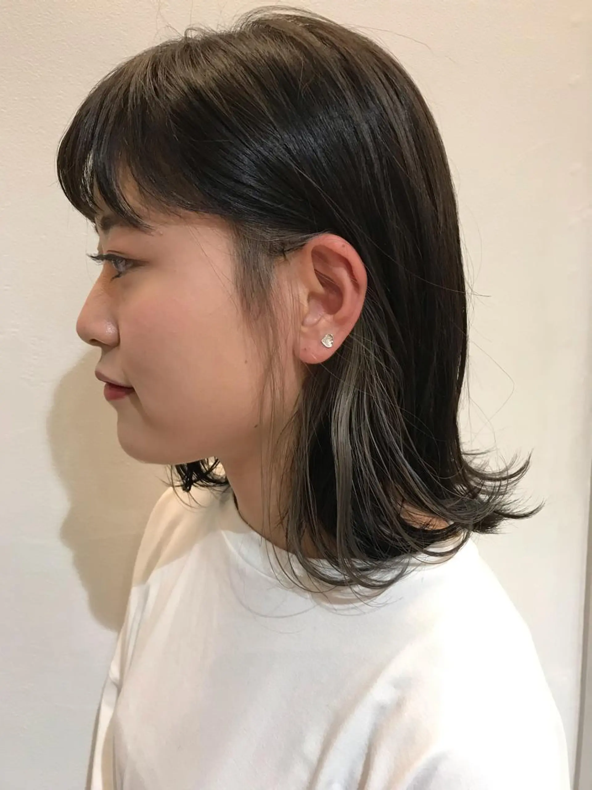 カラー グレージュ インナーカラー ヘアカラー 河田 海陽のヘアスタイル