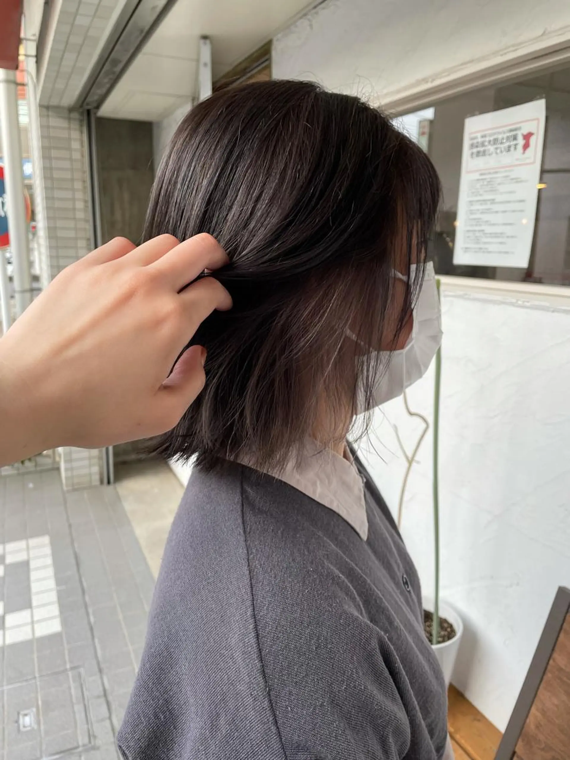 カラー イヤリングカラー グレージュ ヘアカラー 後藤 陽花子のヘアスタイル
