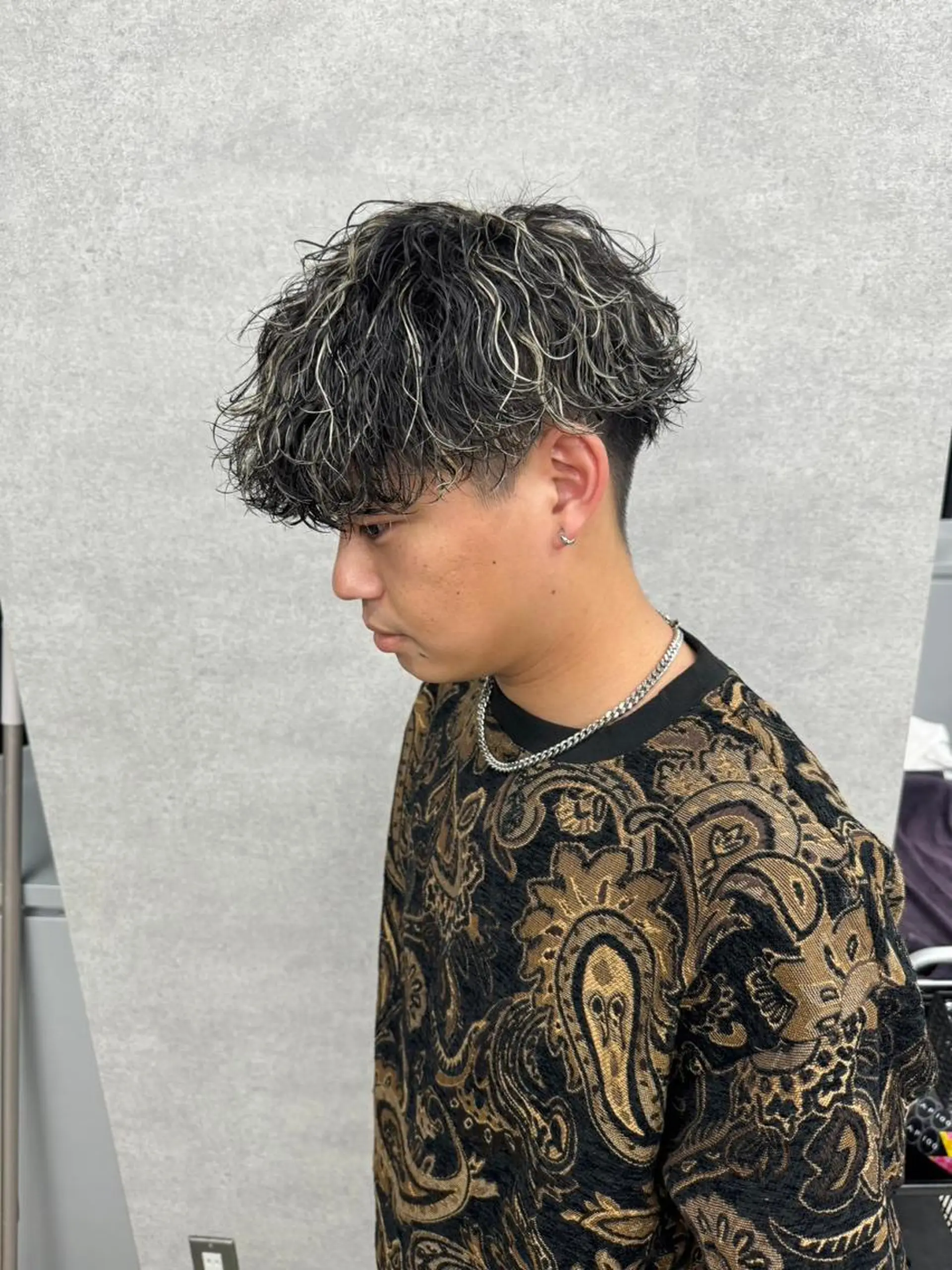 メンズ 新世代パーマ⚡️ の達人トモ⚡️のヘアスタイル