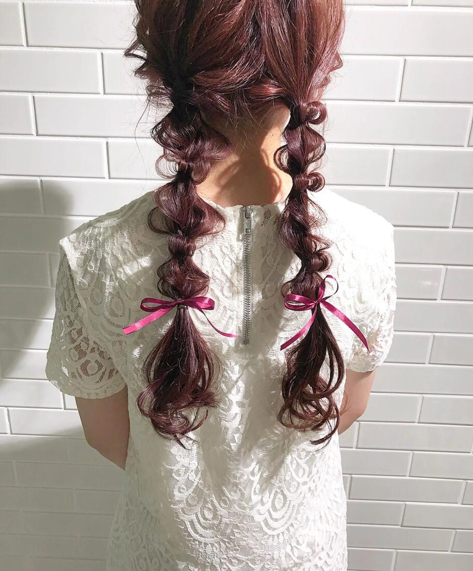 ロング カラー ヘアアレンジ ツインテール ピンクカラー ヘアカラー トリートメント autre所属・大久保 ひでなりのヘアスタイル