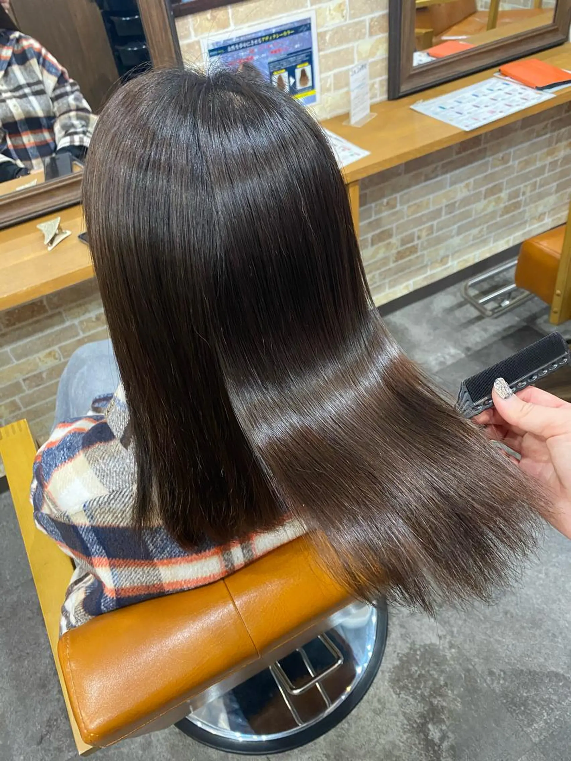 セミロング 髪質改善 🤍erikaのヘアスタイル