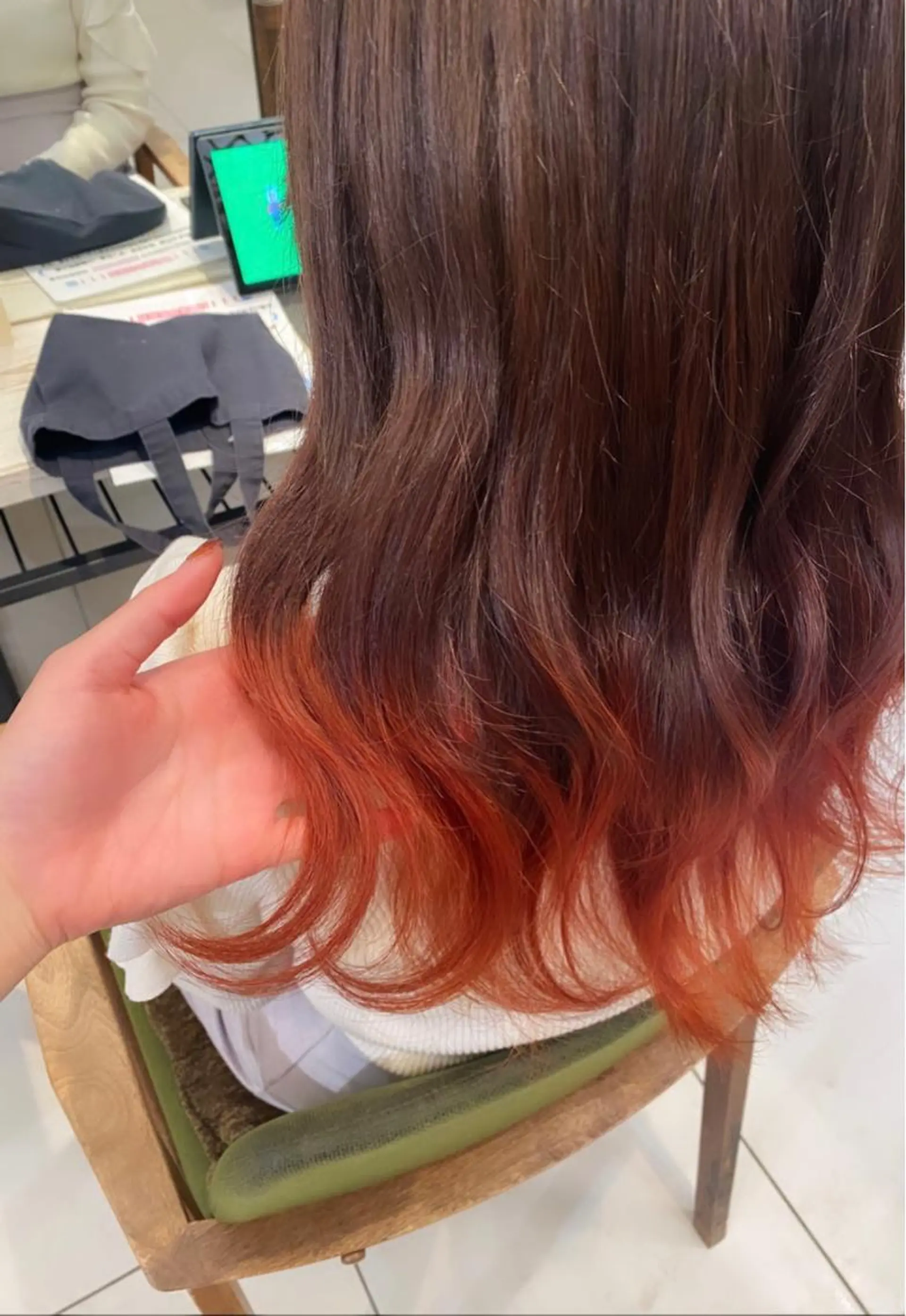 ロング カラー ブリーチ グラデーションカラー ヘアカラー トリートメント 艶カラー/耳つぼ/ 渡辺奈緒のその他イメージ