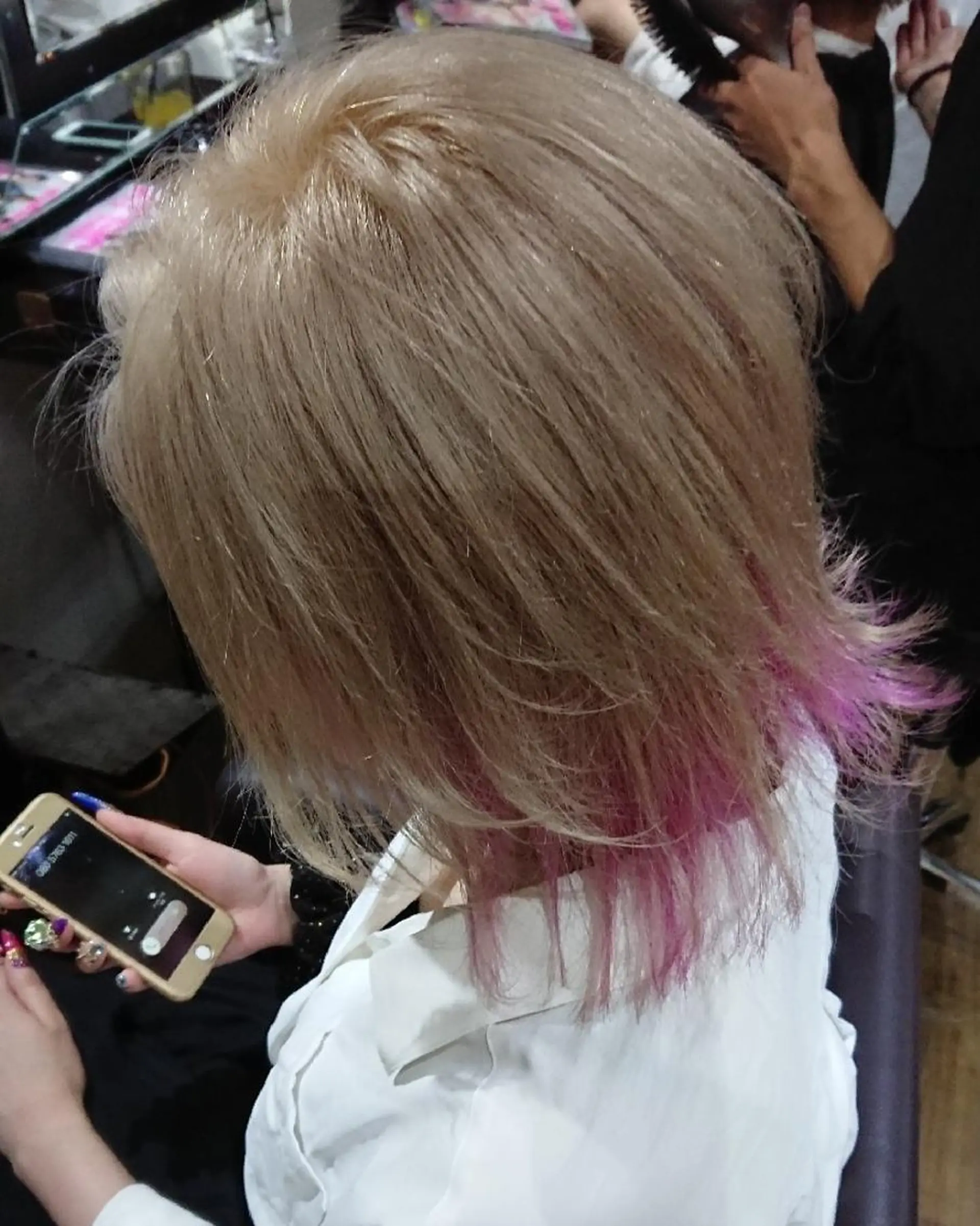 ショート カラー ピンクカラー 東心斎橋peace 豆柴サロンのヘアスタイル