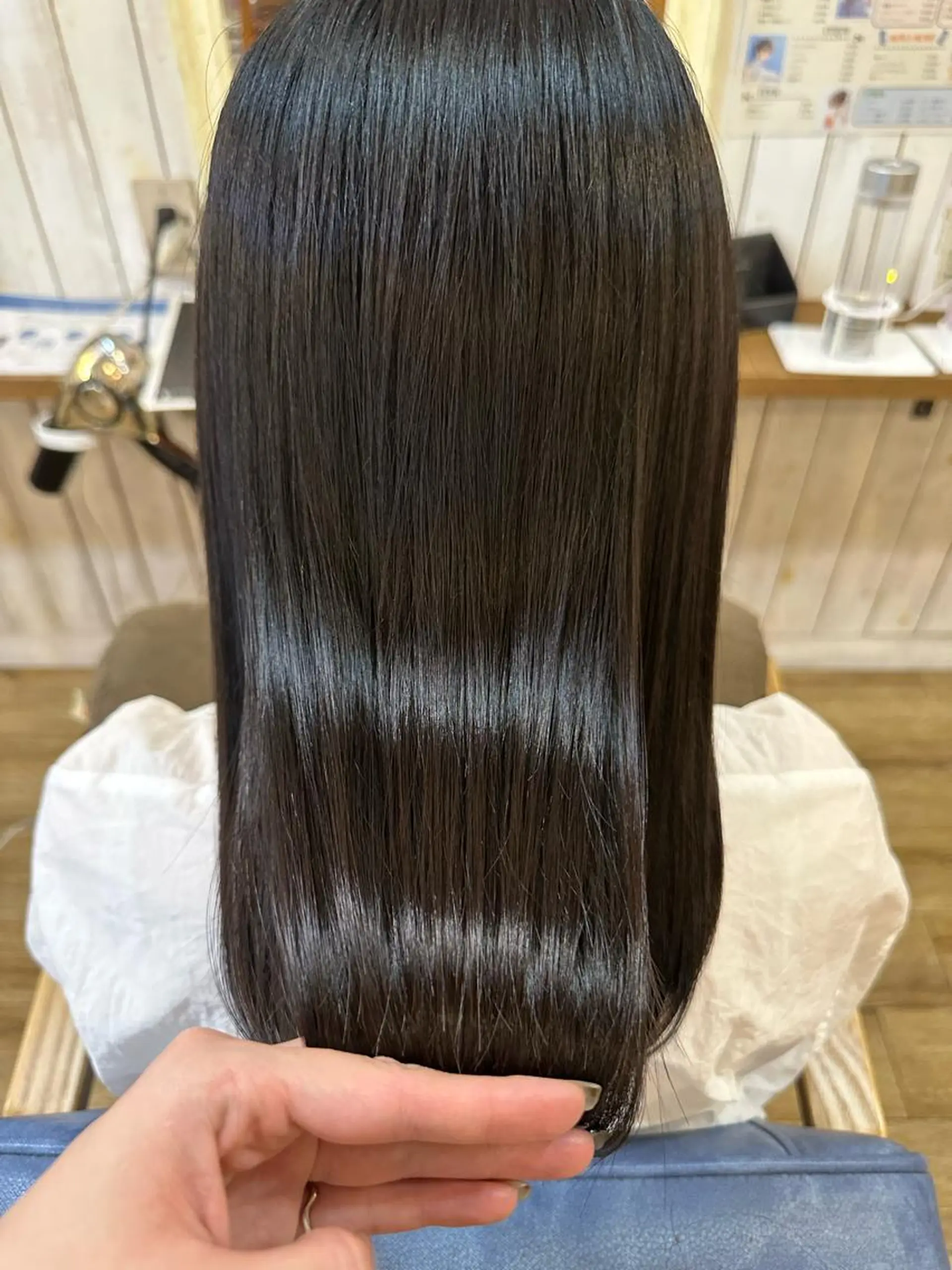 ロング 髪質改善 ヘアカラー トリートメント 髪質改善／艶髪/ 透明感カラー/サラのヘアスタイル