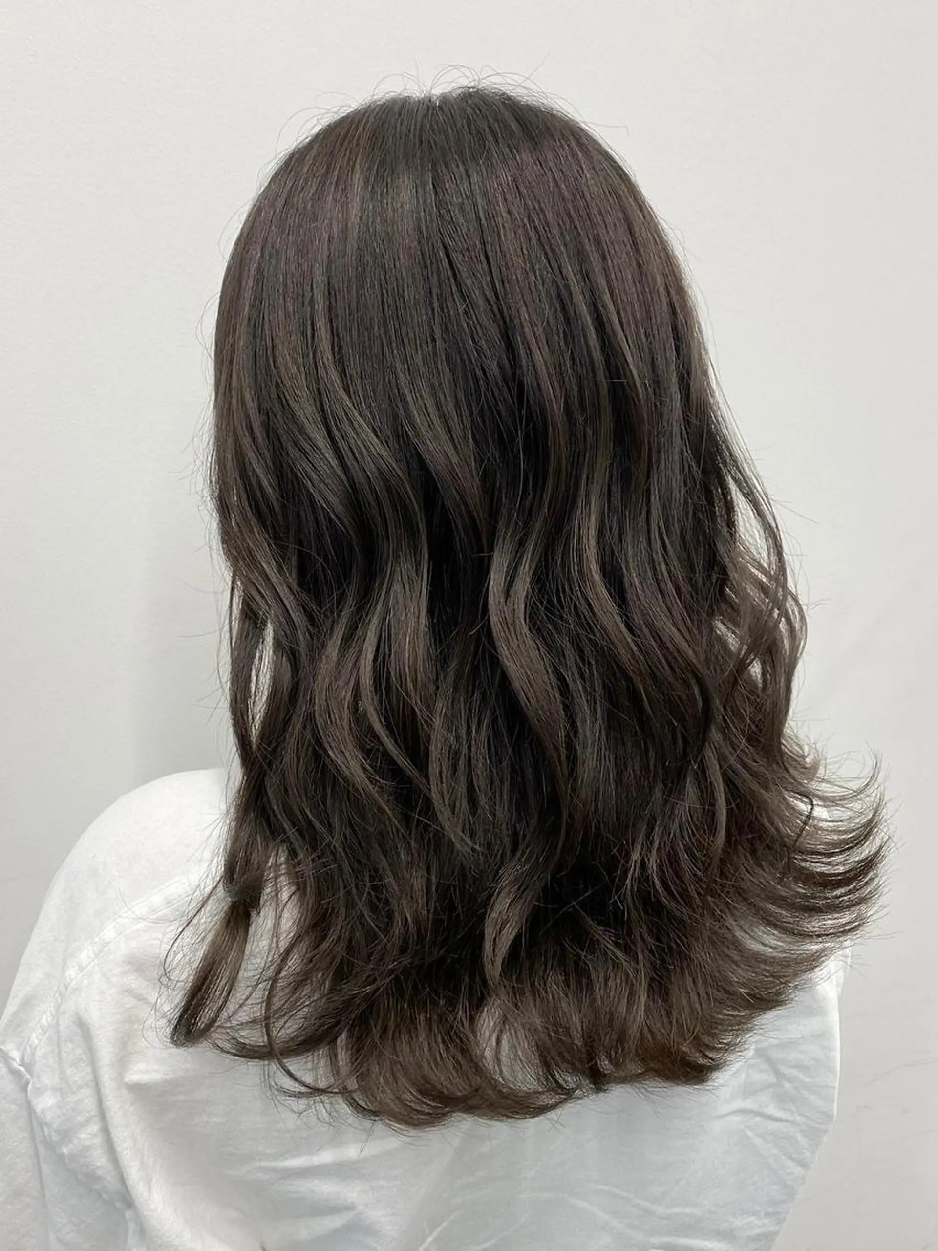 ロング ハイライト 髪質改善 レイヤーカット 縮毛矯正 トリートメント 【公式】amble luxe池袋東口🩷のヘアスタイル