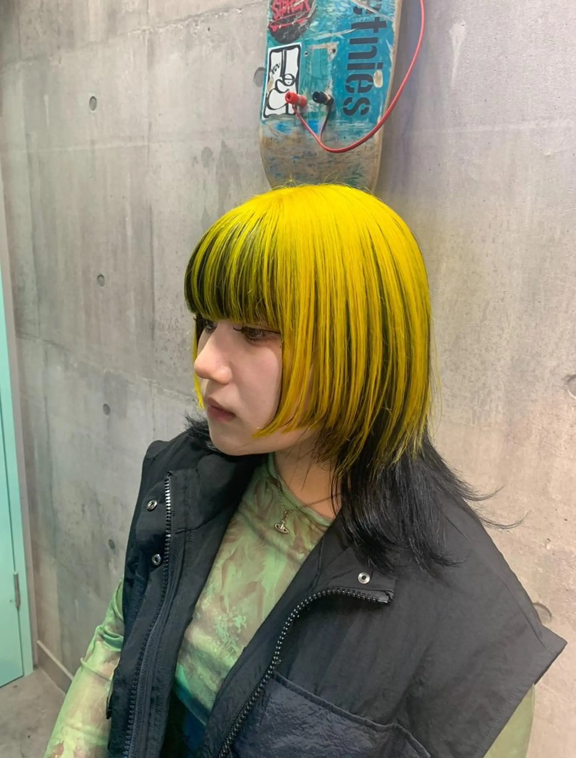 ミディアム カラー カット ヘアカラー トリートメント ウルフカットデザイン カラー特化アールイーのヘアスタイル
