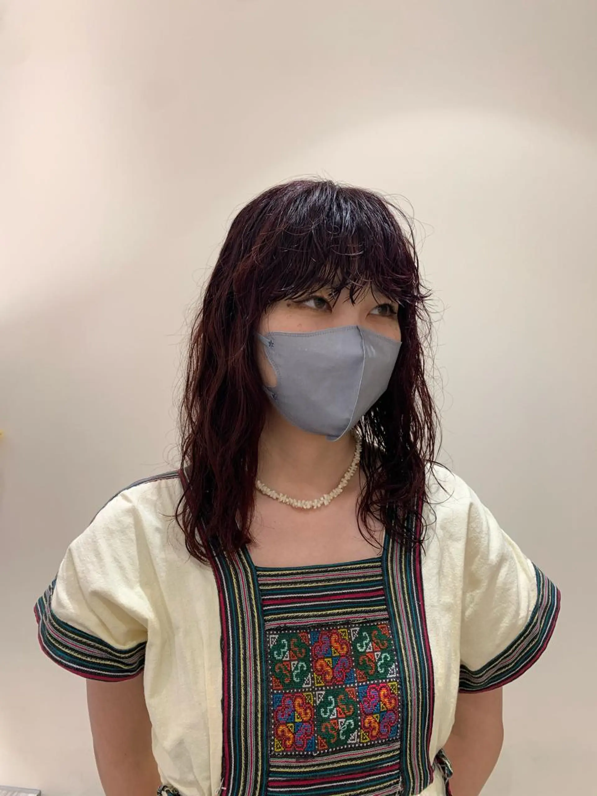 ミディアム ヘアカラー トリートメント 韓国レイヤー🪽 耳ツボジュエリーのヘアスタイル