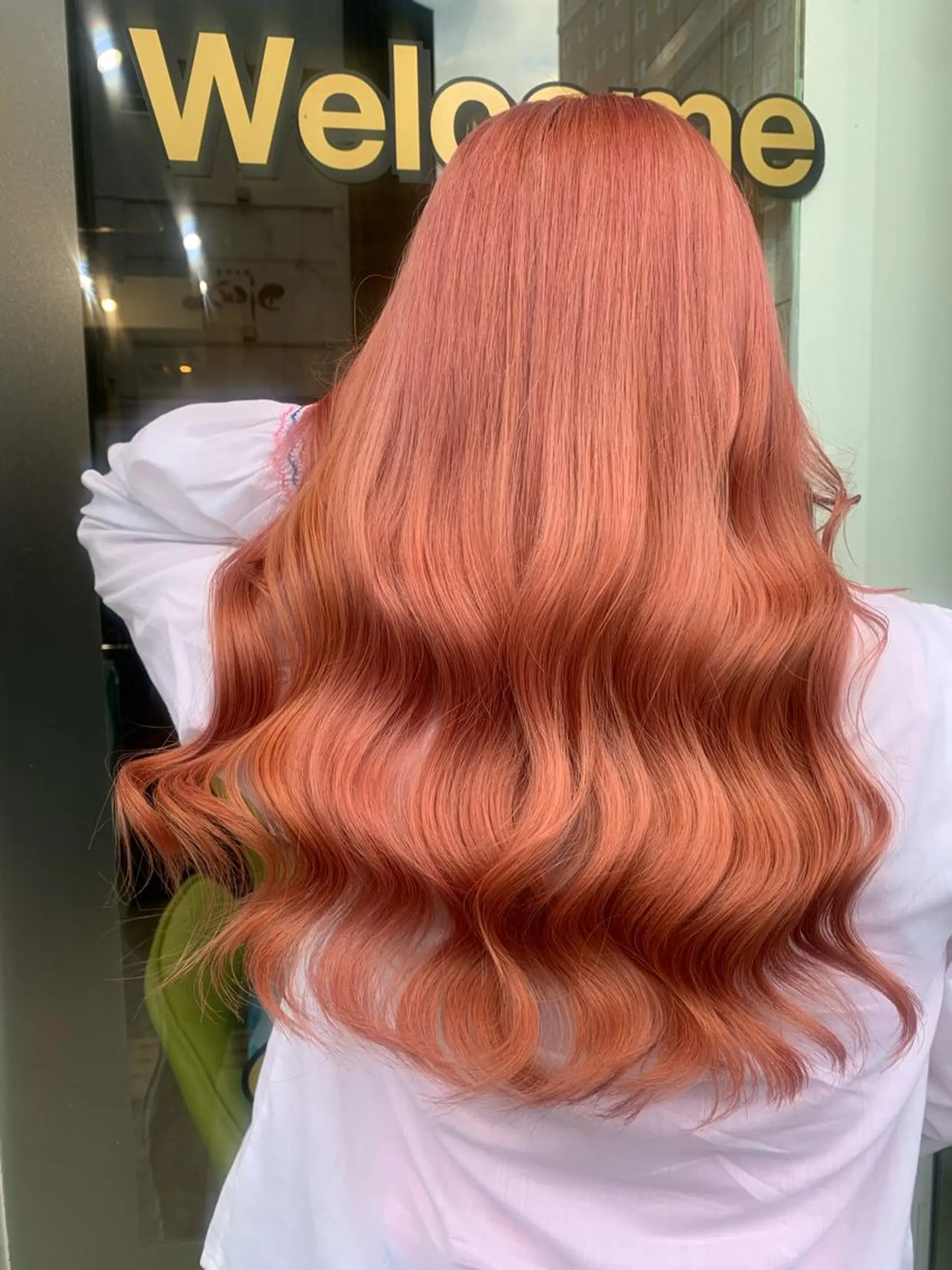 ロング カラー パーマ ヘアアレンジ メンズ キッズ ネイル マツエク・マツパ アイブロウ オレンジ ピンクカラー カラーマツエク オレンジ ピンク ヘアカラー トリートメント 🤍韓国風/艶髪🤍 鳥越美羽のヘアスタイル