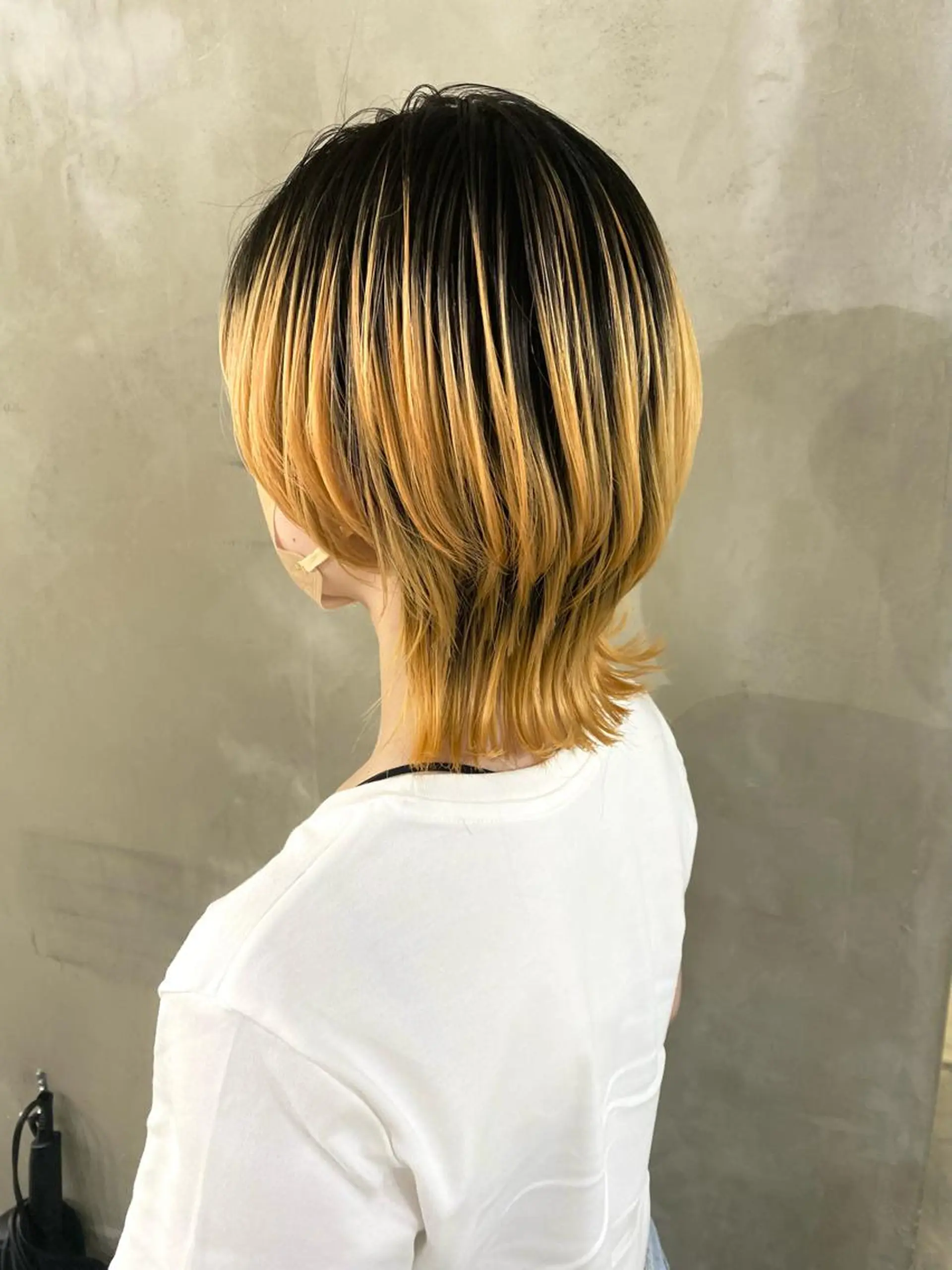 ミディアム カラー ヘアアレンジ メンズ 抜きっぱなしブロンド ササキカズマのヘアスタイル