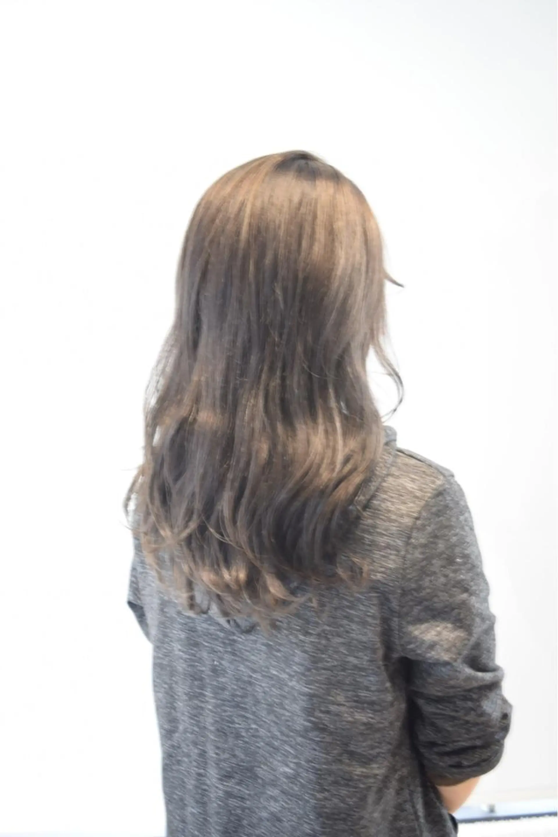 セミロング カラー アッシュ アッシュブラウン ブリーチ ブラウンカラー ブリーチなしカラー カット ヘアカラー トリートメント ワタナベ テルマサのヘアスタイル