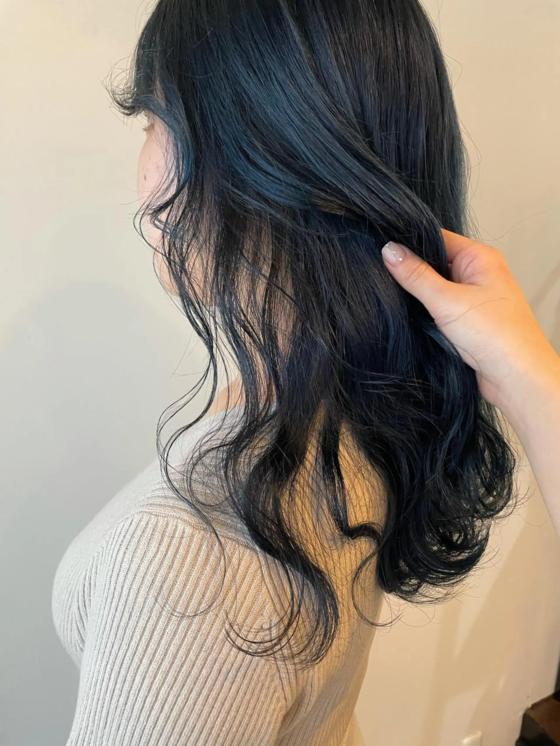 ロング カラー 安藤 佑衣のヘアスタイル