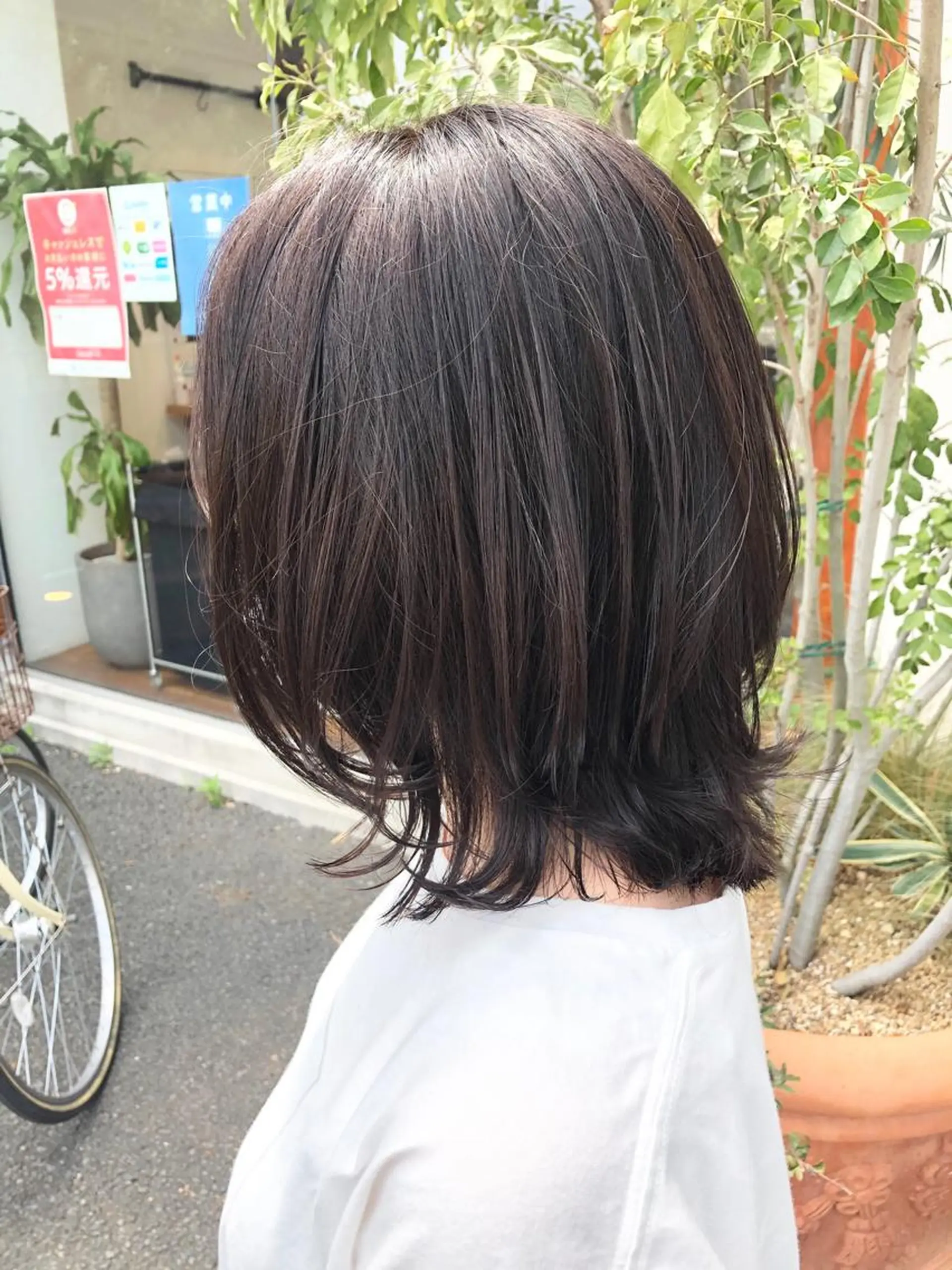 ミディアム 細沼 葵のヘアスタイル