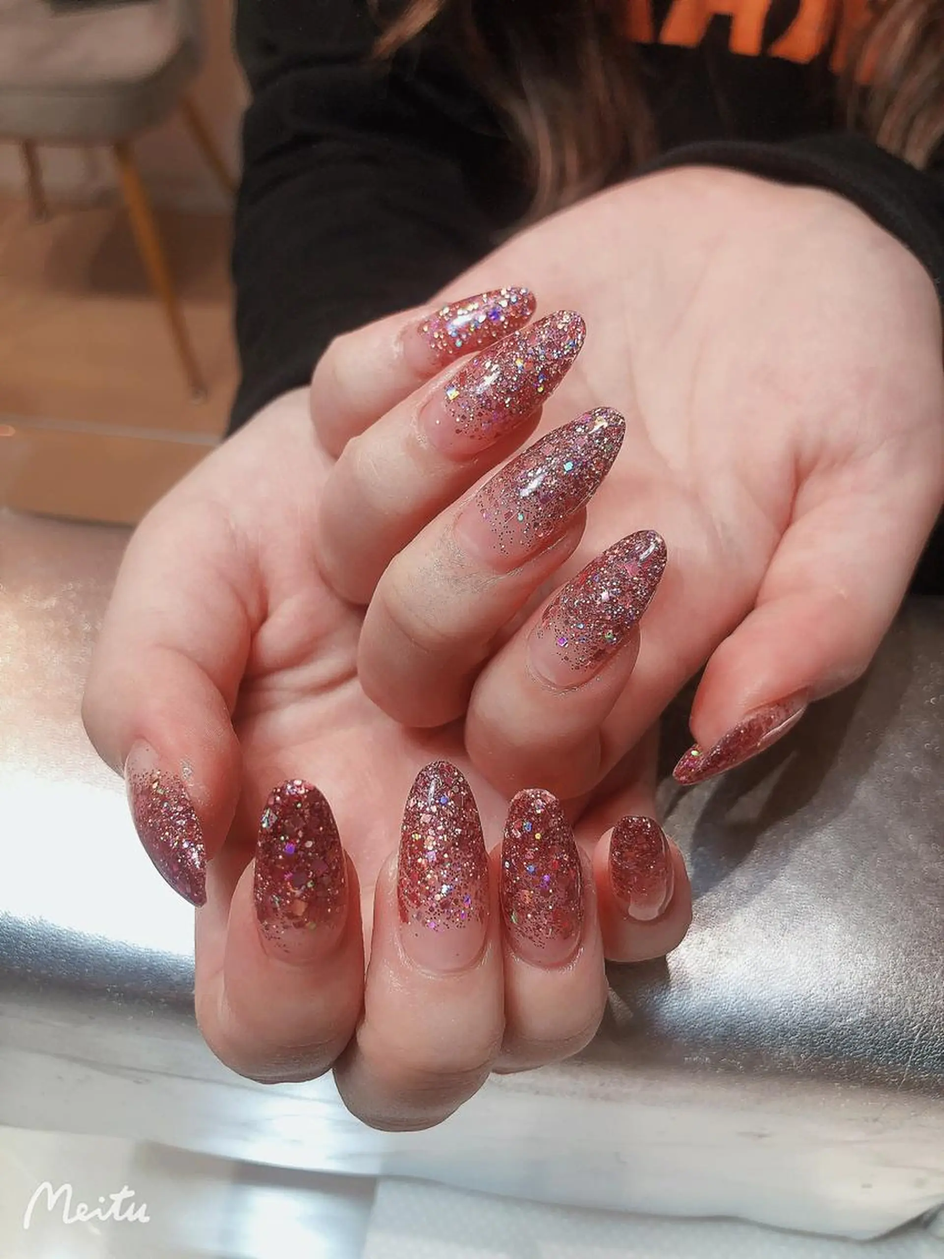 ネイル グラデーション ラメ(グリッター) ラメグラデーション スカルプネイル bijou nails所属・bijou nails 蓮のネイルデザイン