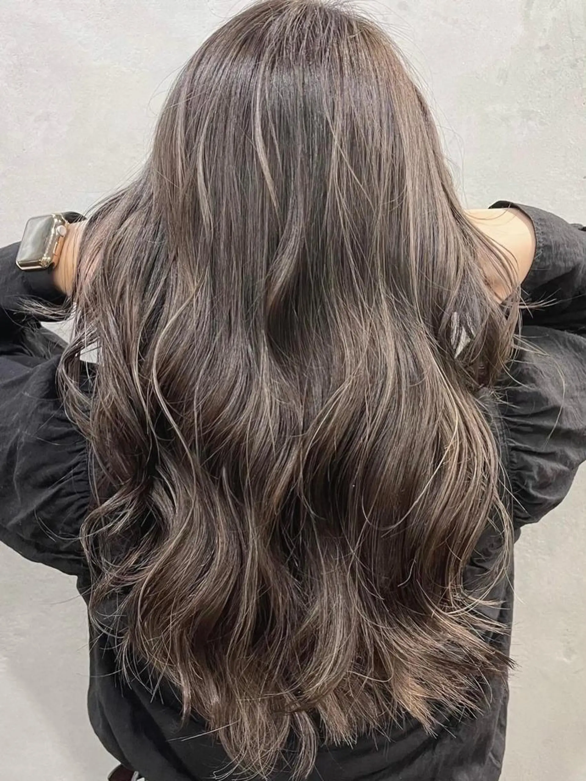 ロング カラー 透明感カラー ハイライトカラー ハイライト ヘアカラー トリートメント ☀️東京→岡崎☀️ ハイライト青山彪雅のヘアスタイル