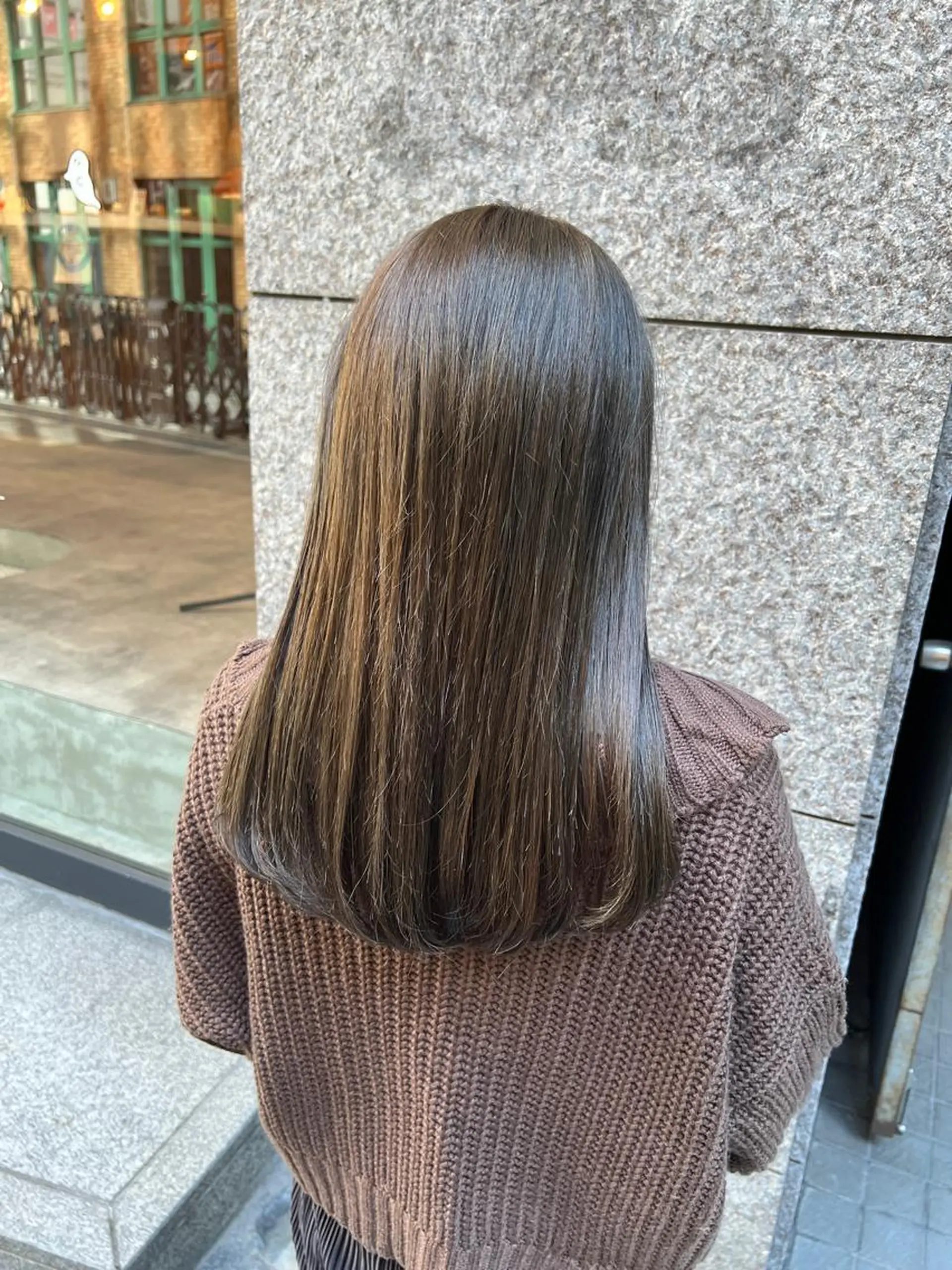 ロング カラー ベージュカラー オリーブベージュ カット ヘアカラー トリートメント ノイシキ サキのヘアスタイル