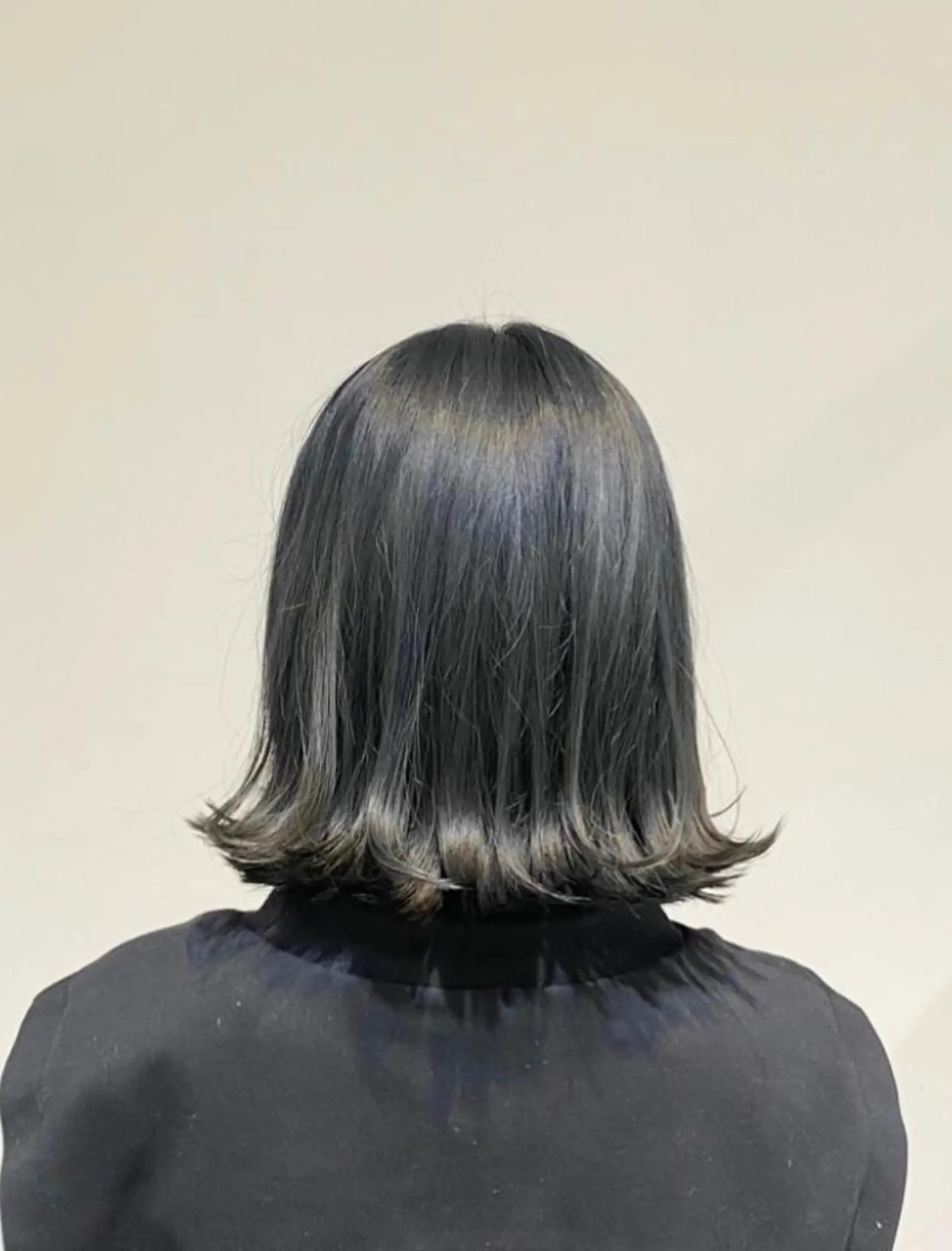 ショート カラー アッシュ motel所属・モデルや芸能人も通う ✨マンツーマンサロンのヘアスタイル
