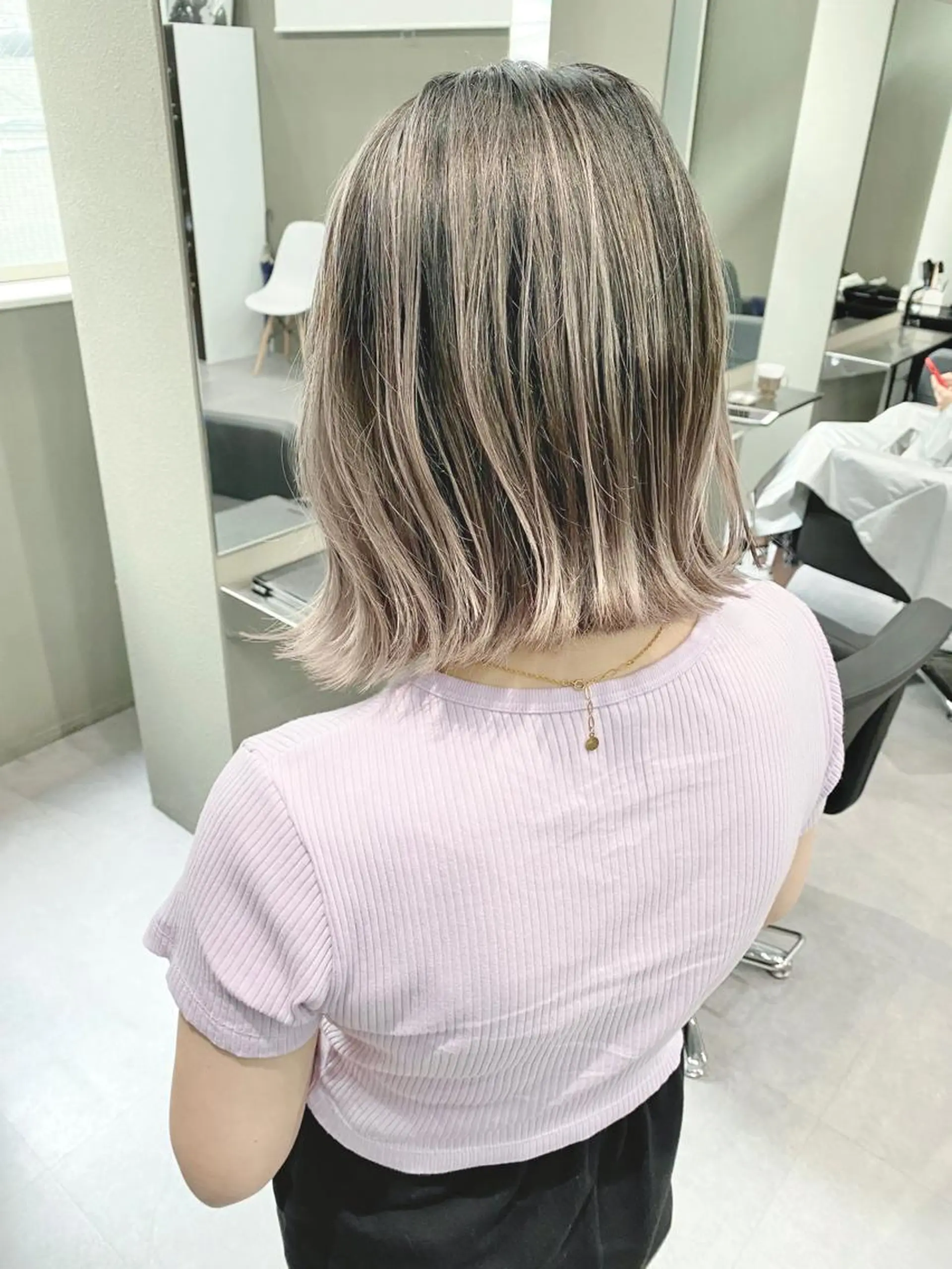 ショート カラー バレイヤージュ ベージュカラー ブリーチ ケアブリーチ ダブルカラー Via officialのヘアスタイル