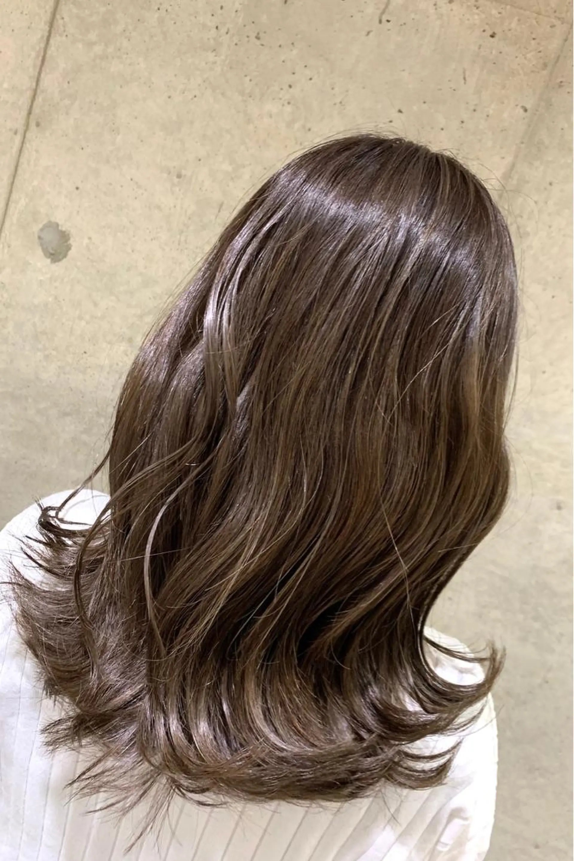 セミロング カラー ヘアカラー ハイライトが 得意なニキです😊のヘアスタイル