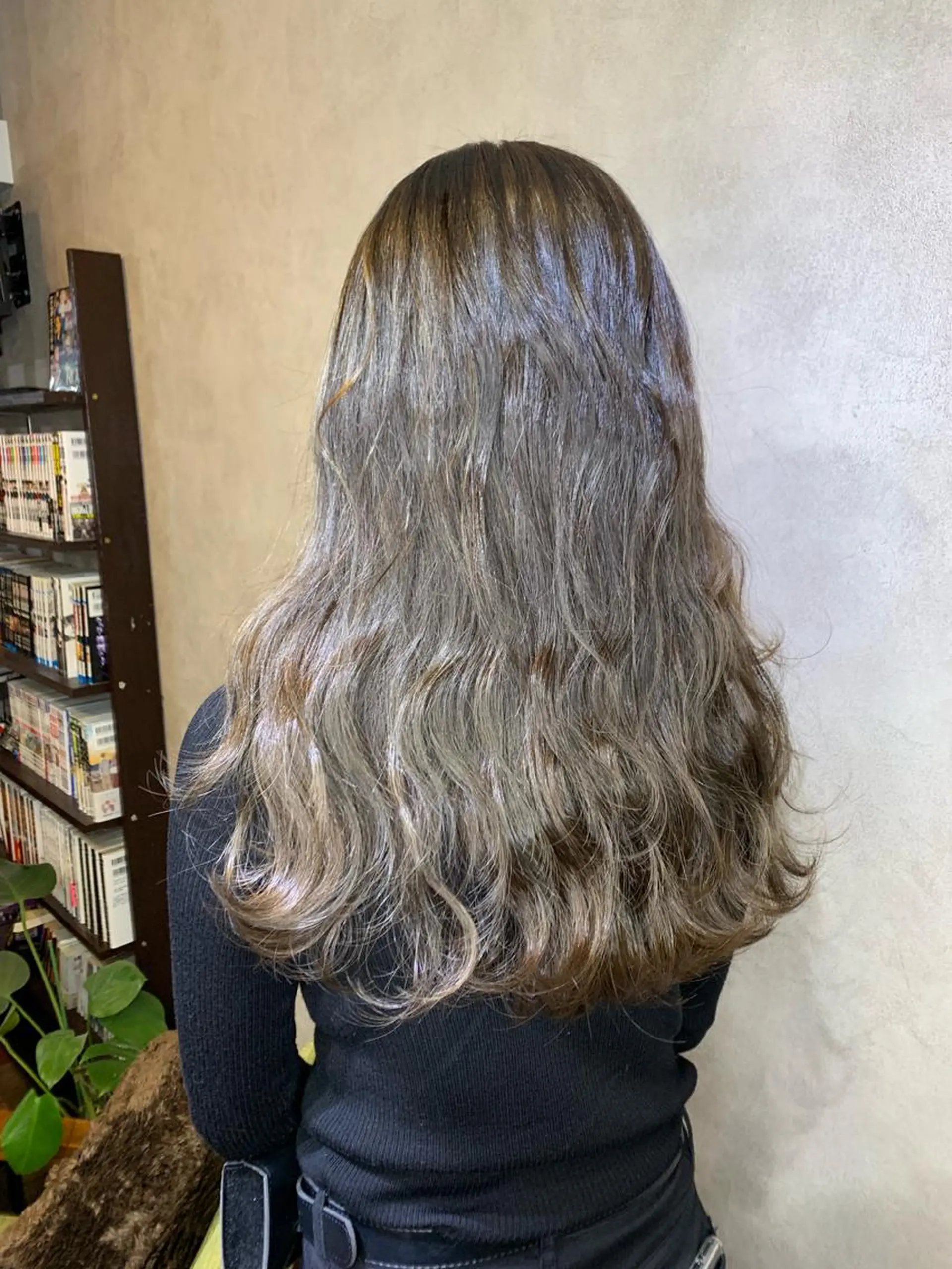 ロング アッシュ ヘアカラー SWANsapporo所属・swan ユイカのヘアスタイル