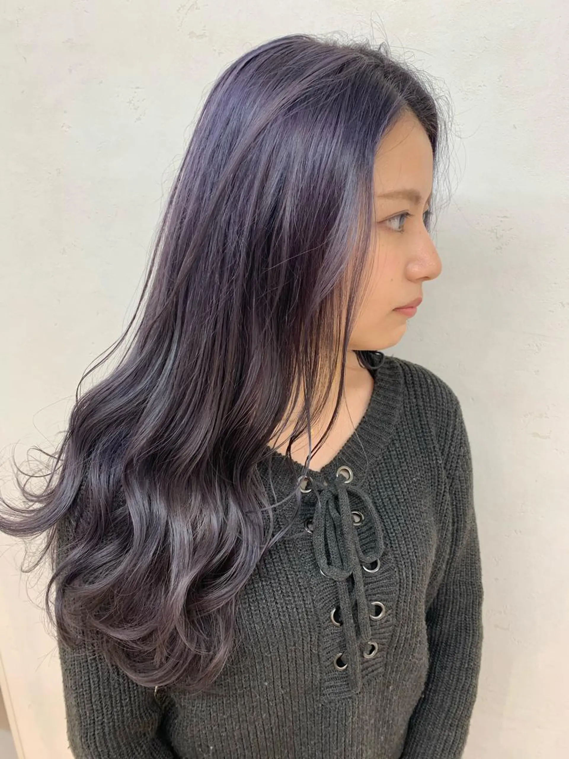 ロング アッシュ パープルカラー 透明感ハイライト◎ 伊藤夏海のヘアスタイル