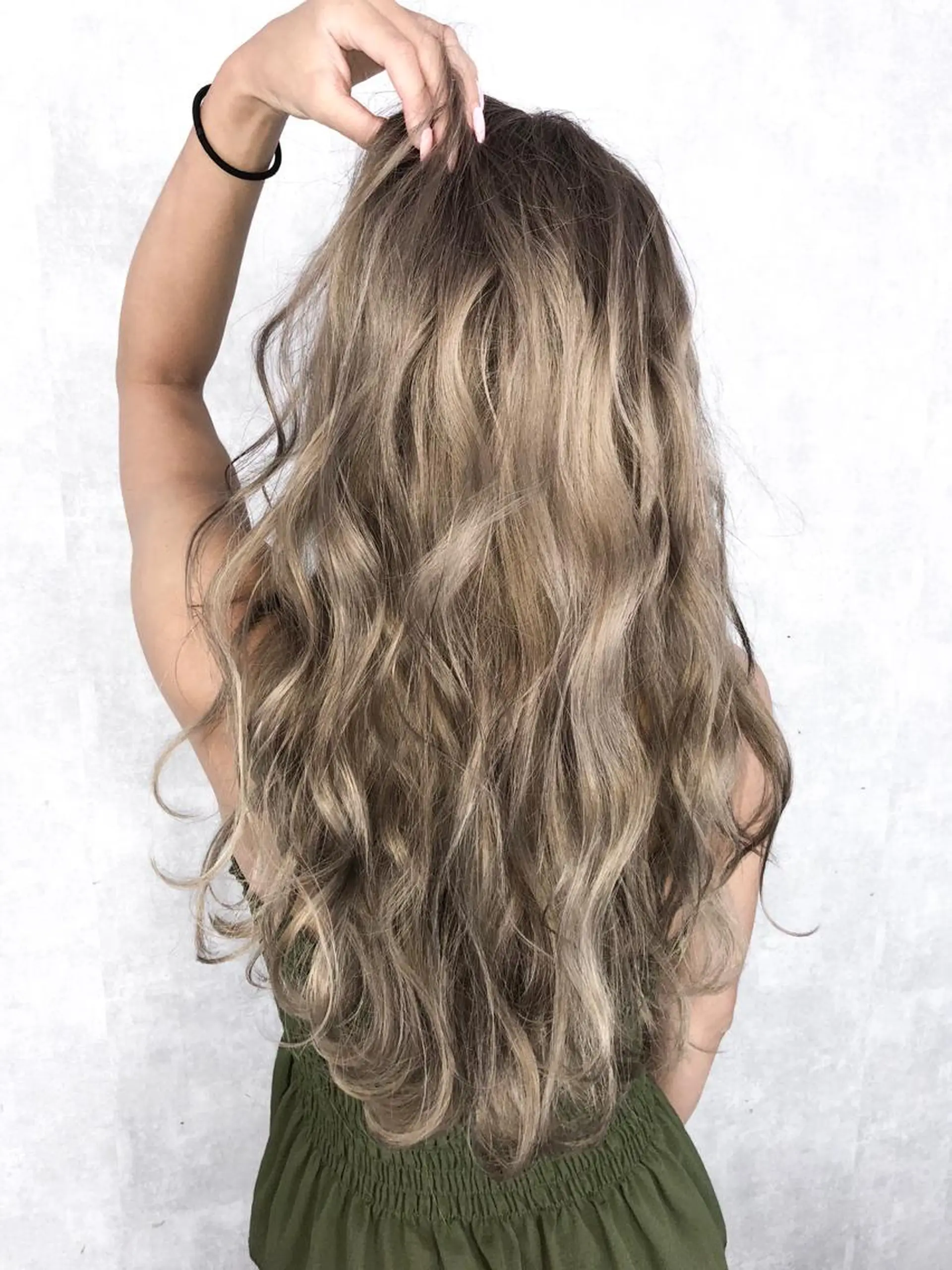カラー シルバー レイヤーカット BLend 渋谷のヘアスタイル