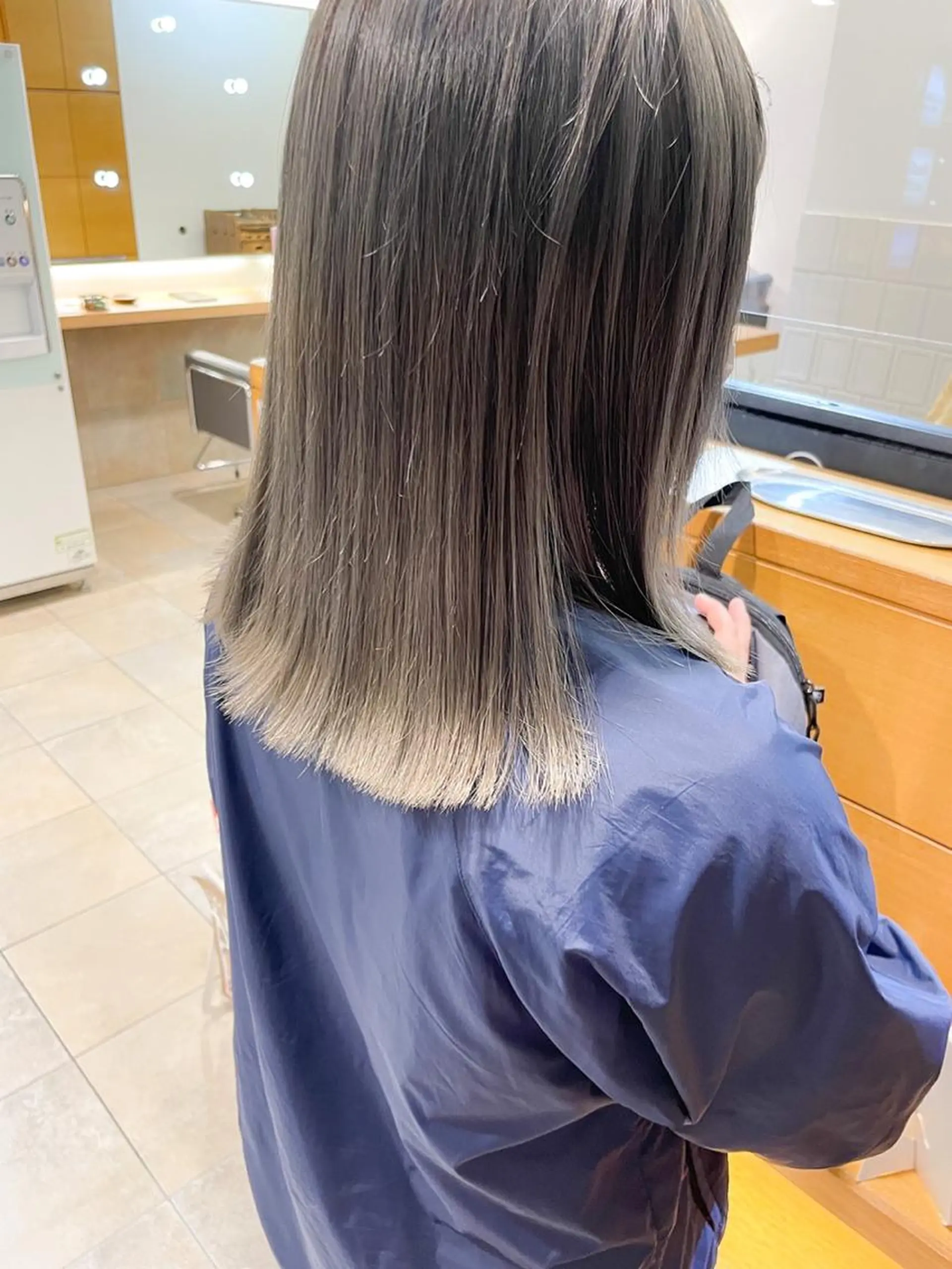 ミディアム カラー ブリーチ グレージュ オリーブグレージュ オリーブグレー ヘアカラー 佐藤 梨里花 ❤︎のヘアスタイル