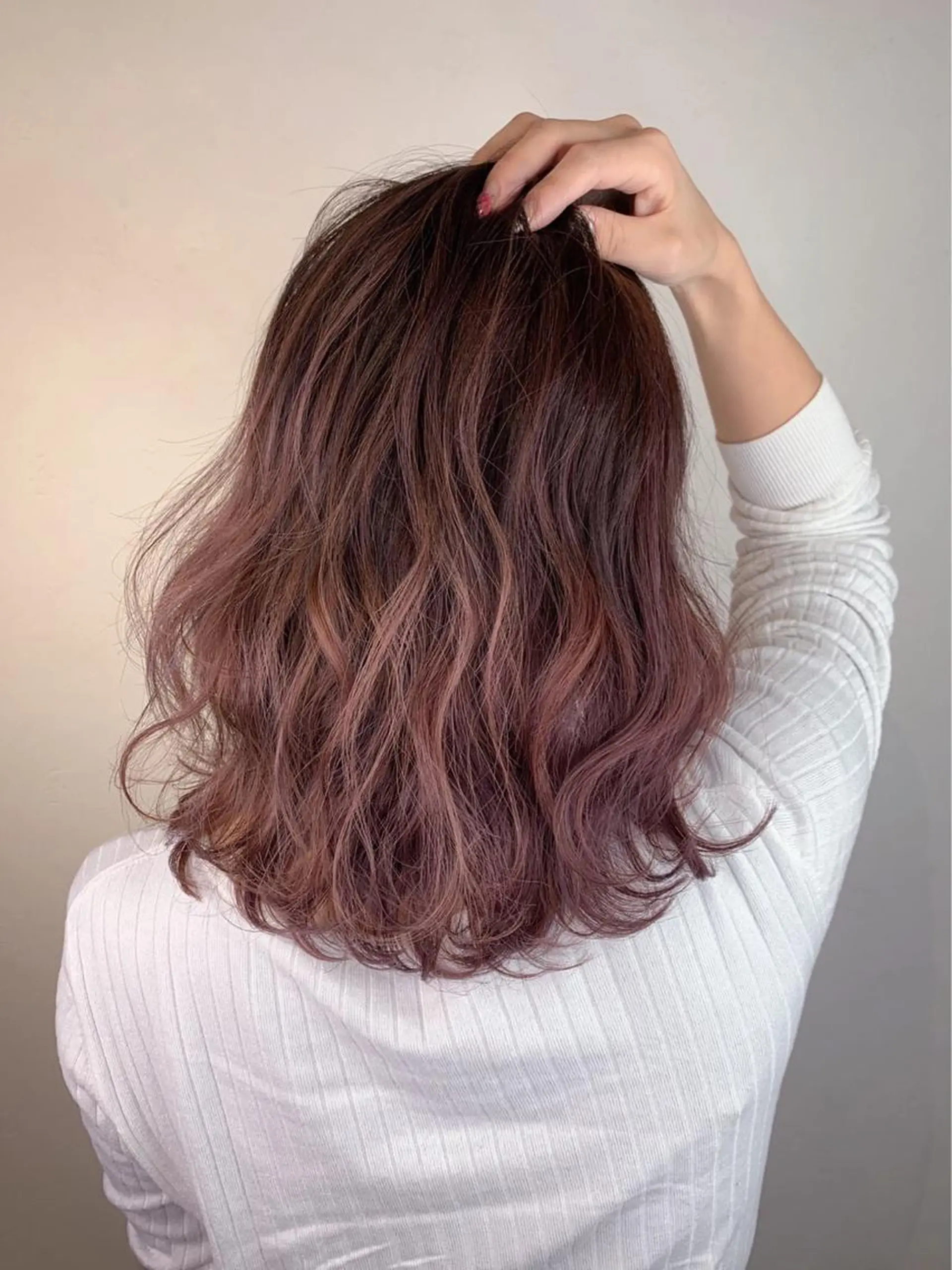 セミロング カラー _WHITE 高槻のヘアスタイル