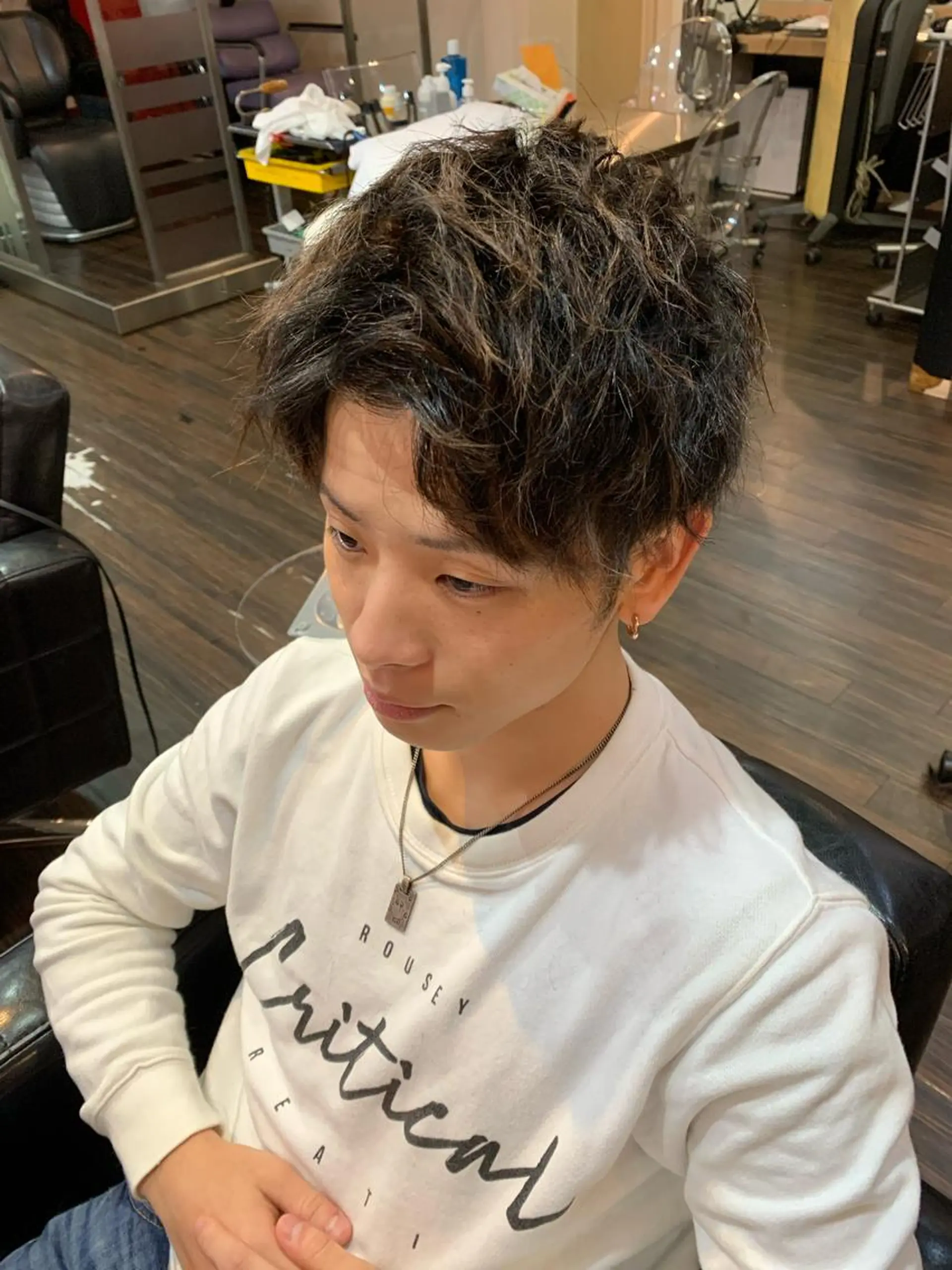 ショート メンズ ツーブロック くせ毛 ショートヘア カット 西尾 太郎のヘアスタイル