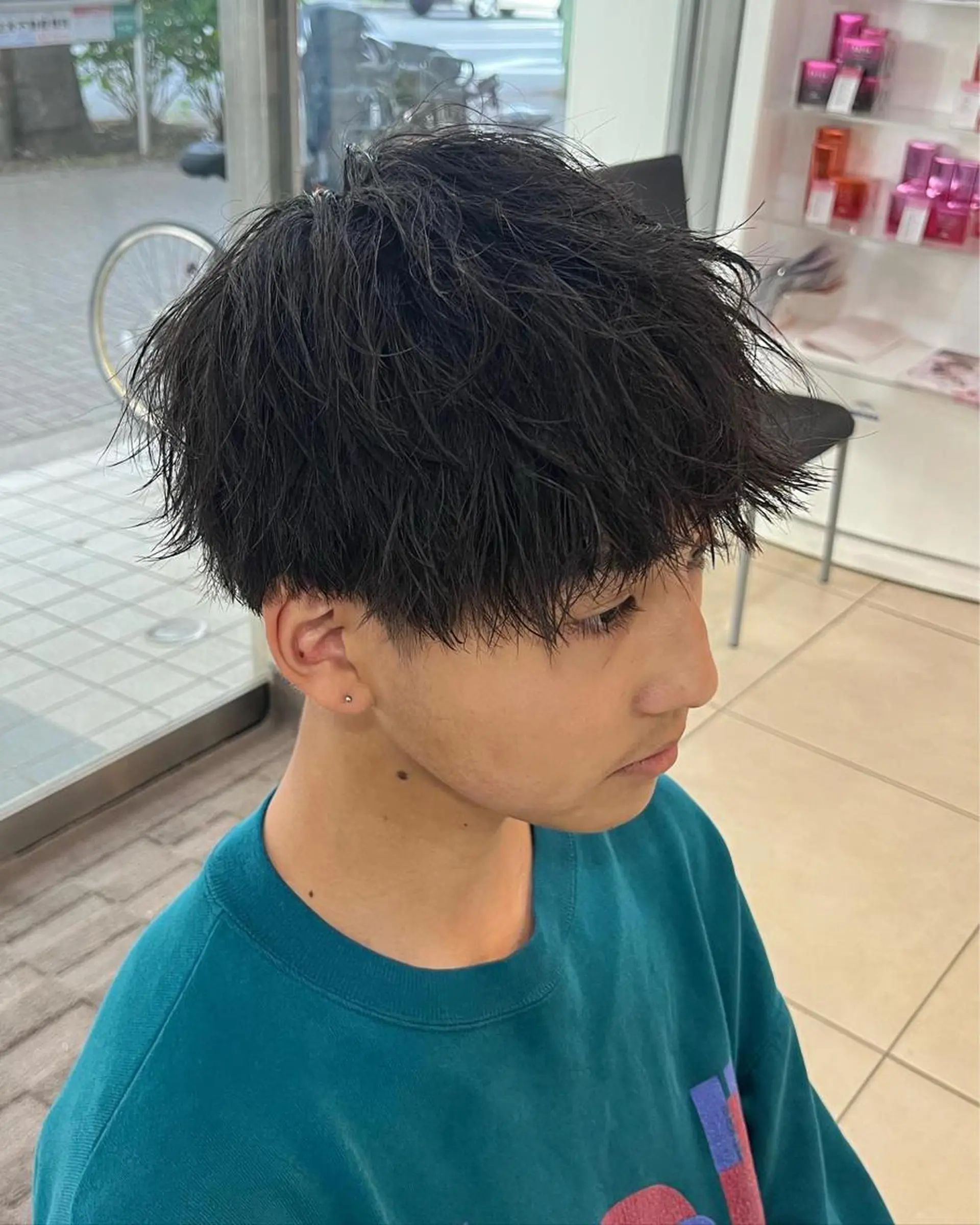 ショート パーマ メンズ マッシュ メンズパーマ ツイストスパイラルパーマ ショートヘア スパイラルパーマ カット パーマ カルマ・ニュアンス パーマ　須田龍世のヘアスタイル