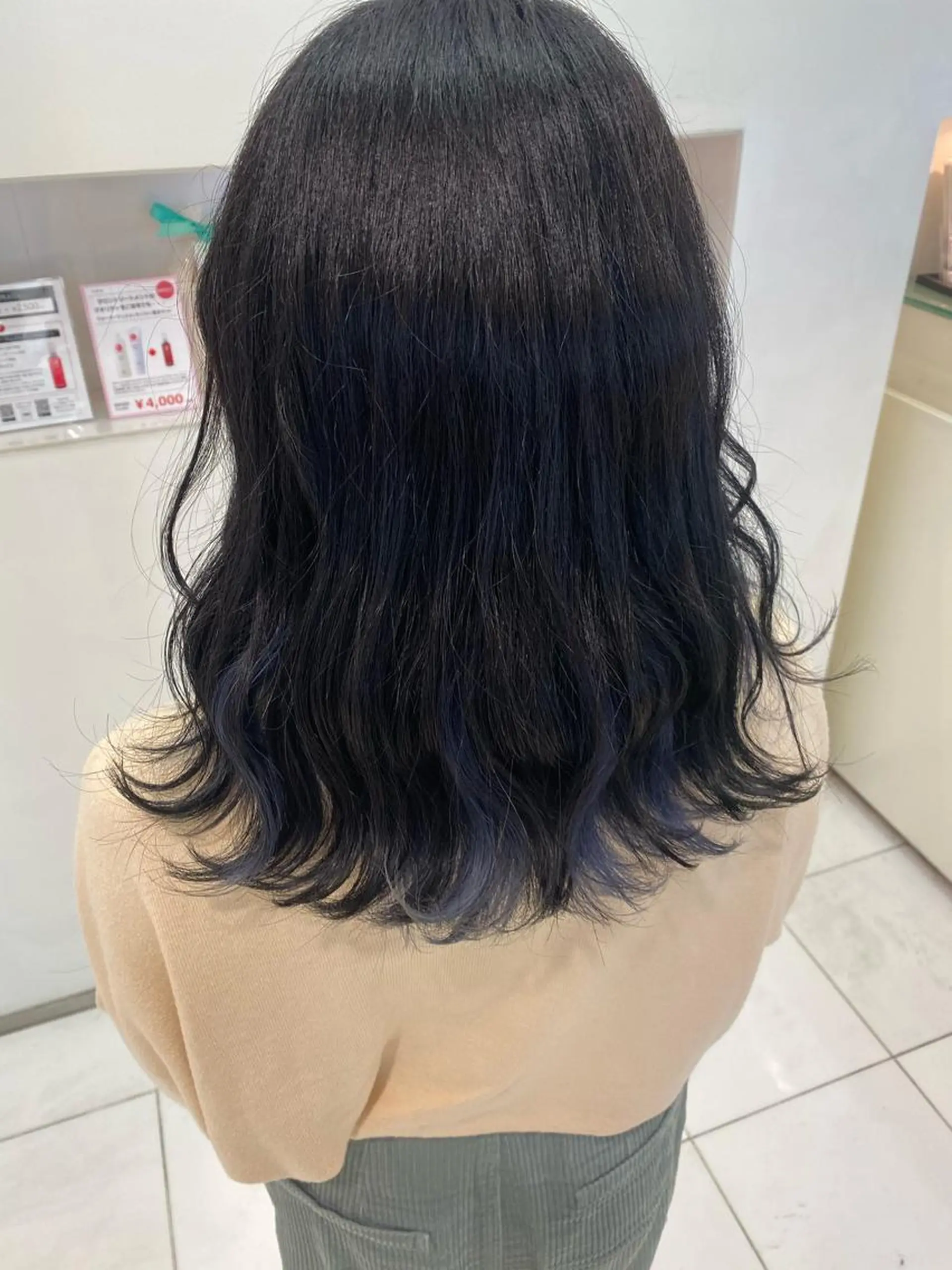 カラー ブルーカラー インナーカラー tetote天王寺店所属・SHOTA 大人ショートのヘアスタイル