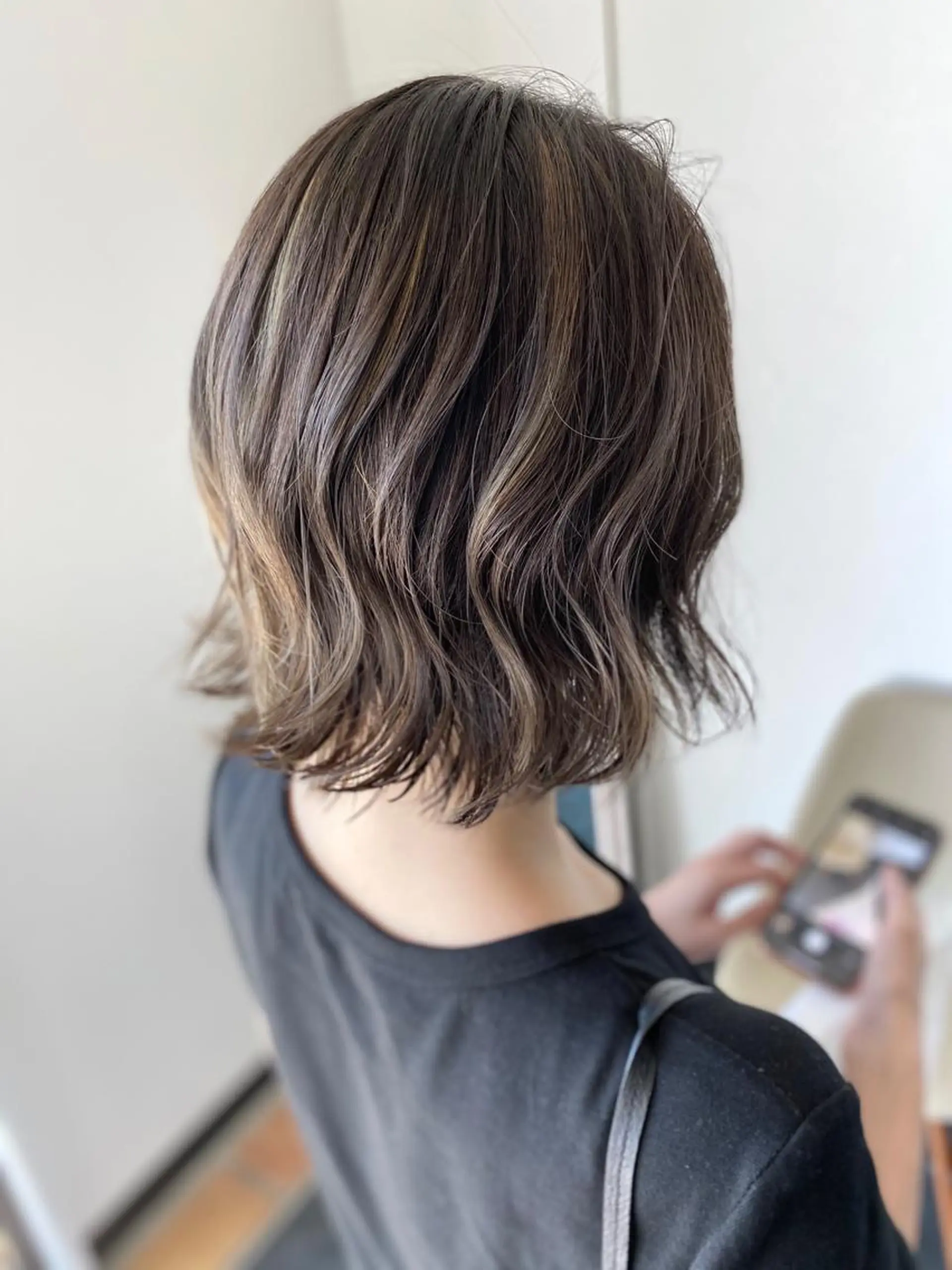 ショート カラー グレージュ ハイライトカラー ハイライト シェアサロンR所属・川合 勇気のヘアスタイル
