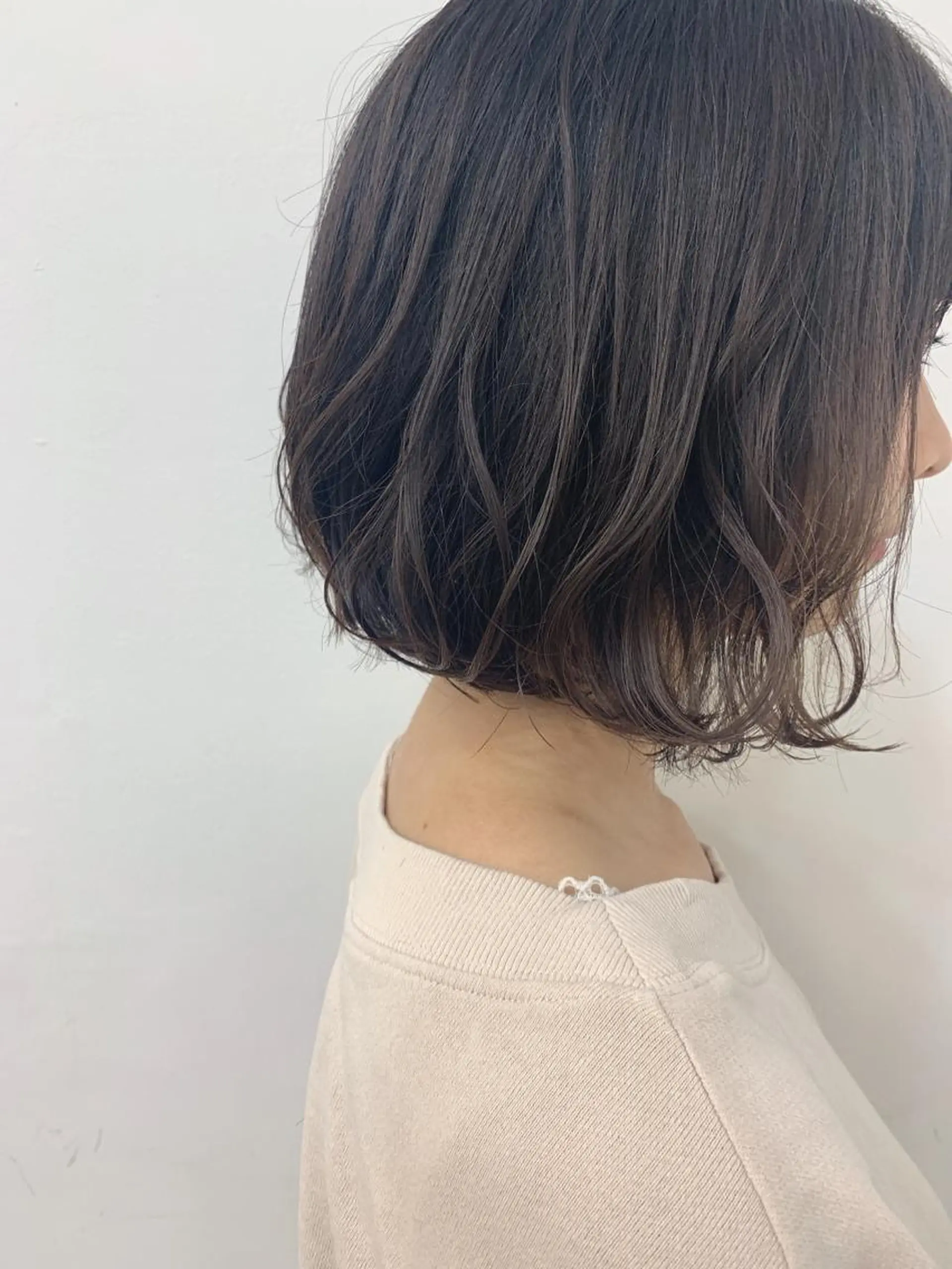 ショート ボブ カット ヘアカラー chama レイヤーカットのヘアスタイル